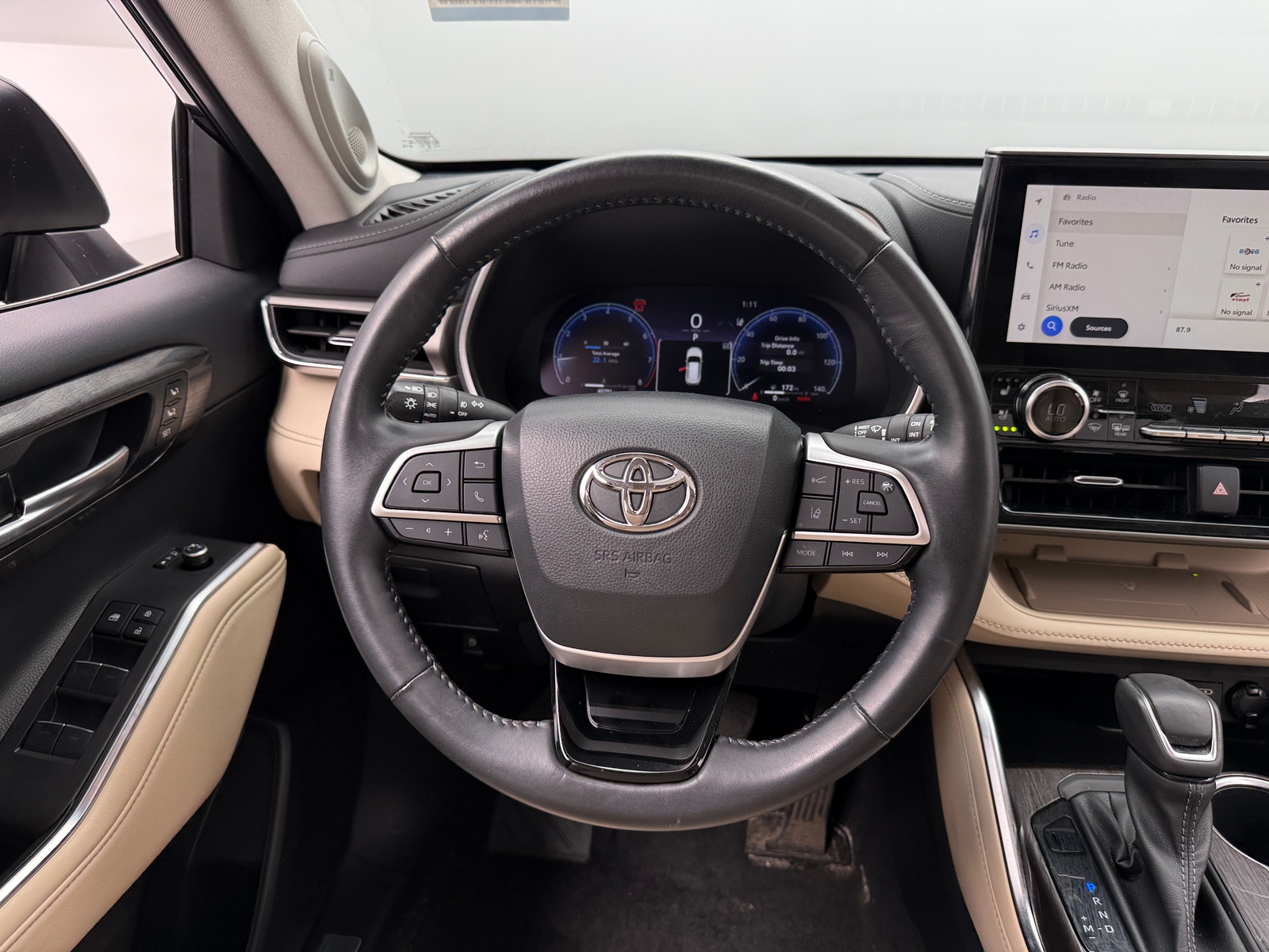 Thumbnail: 2023 Toyota Highlander - 5