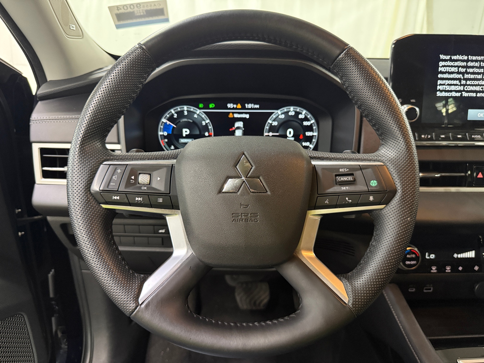 Thumbnail: 2023 Mitsubishi Outlander - 4