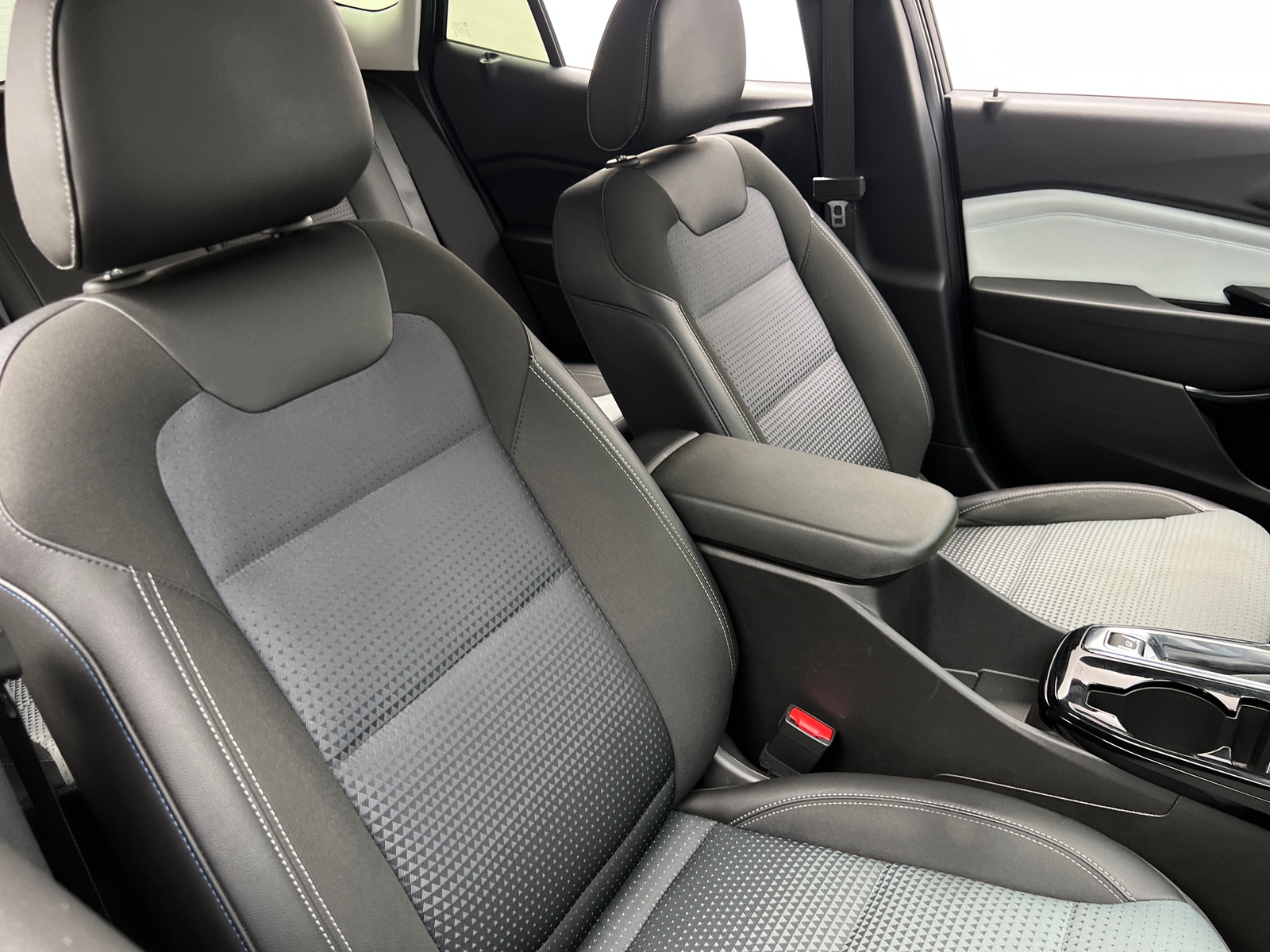 Thumbnail: 2025 Chevrolet Trax - 2
