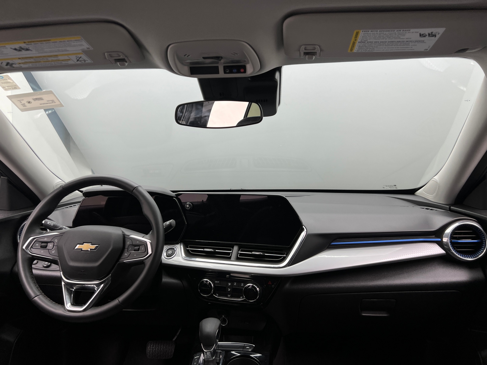 Thumbnail: 2025 Chevrolet Trax - 3