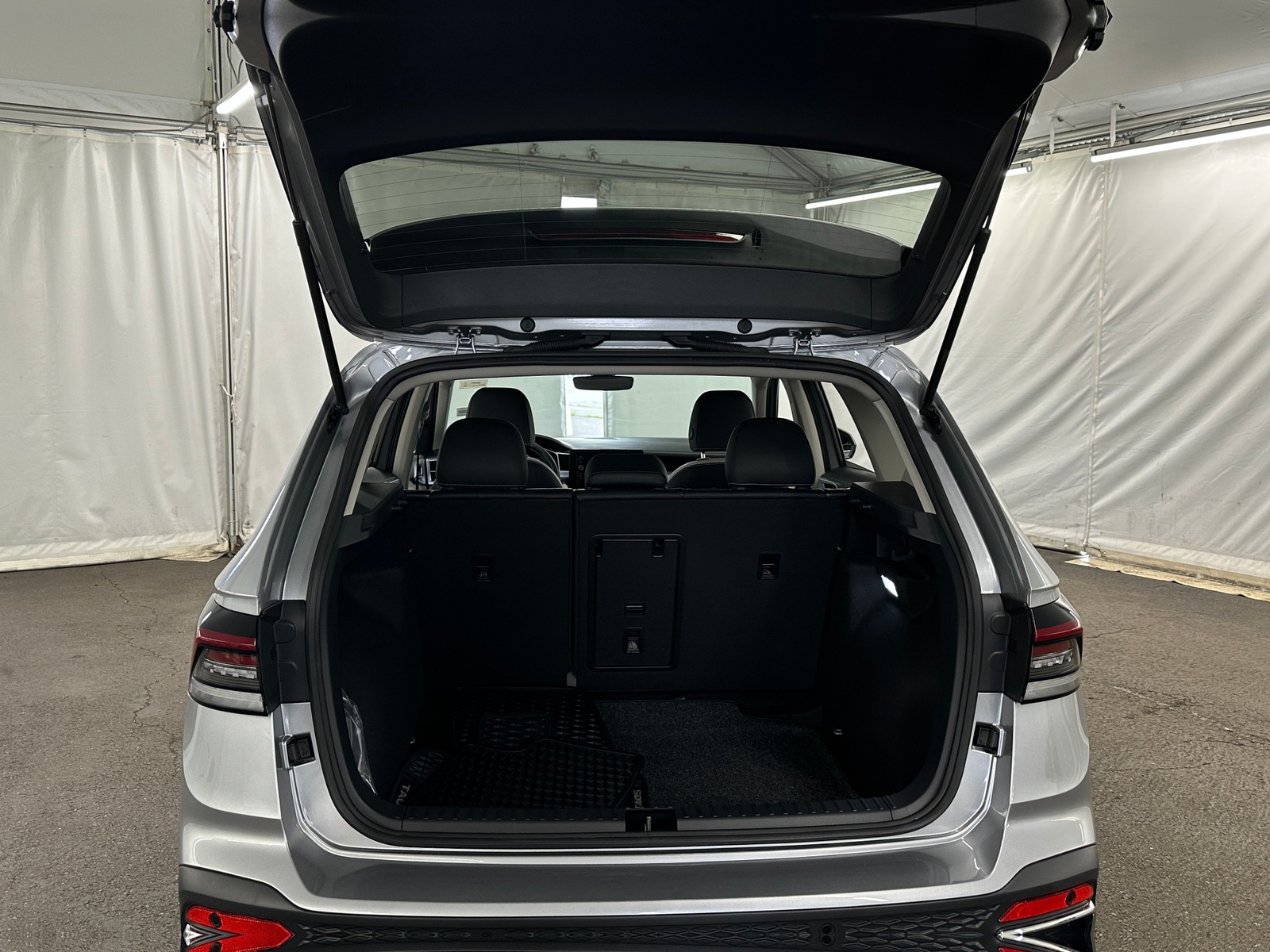 Thumbnail: 2025 Volkswagen Taos - 6