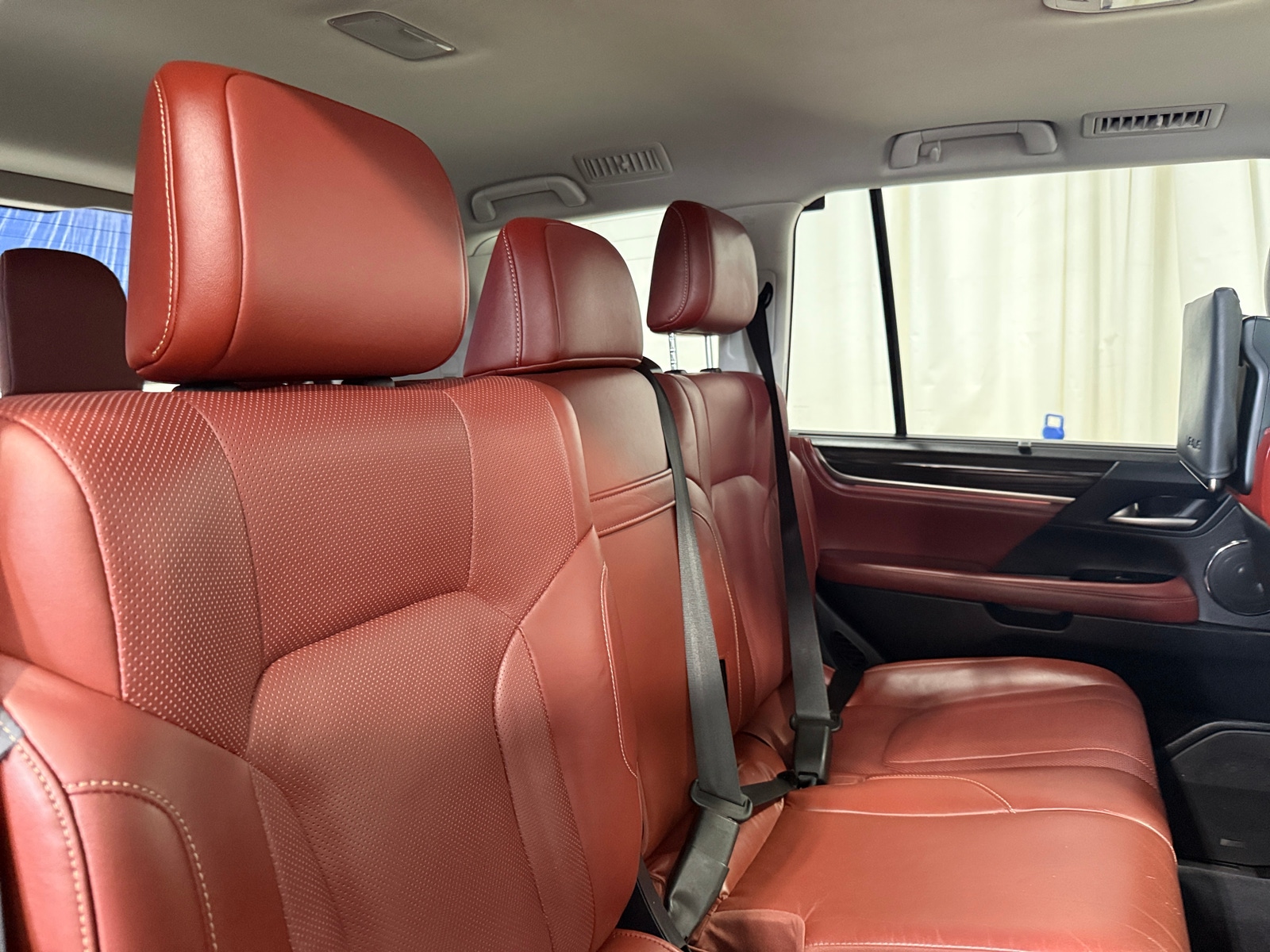 Thumbnail: 2018 Lexus LX - 5