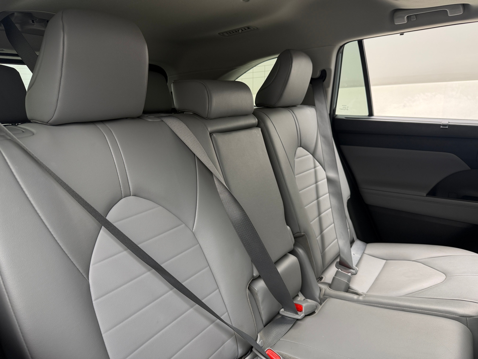 Thumbnail: 2022 Toyota Highlander - 5