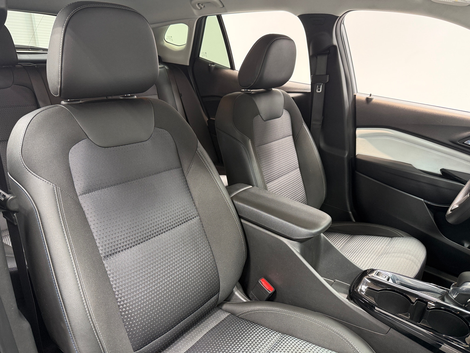 Thumbnail: 2025 Chevrolet Trax - 2