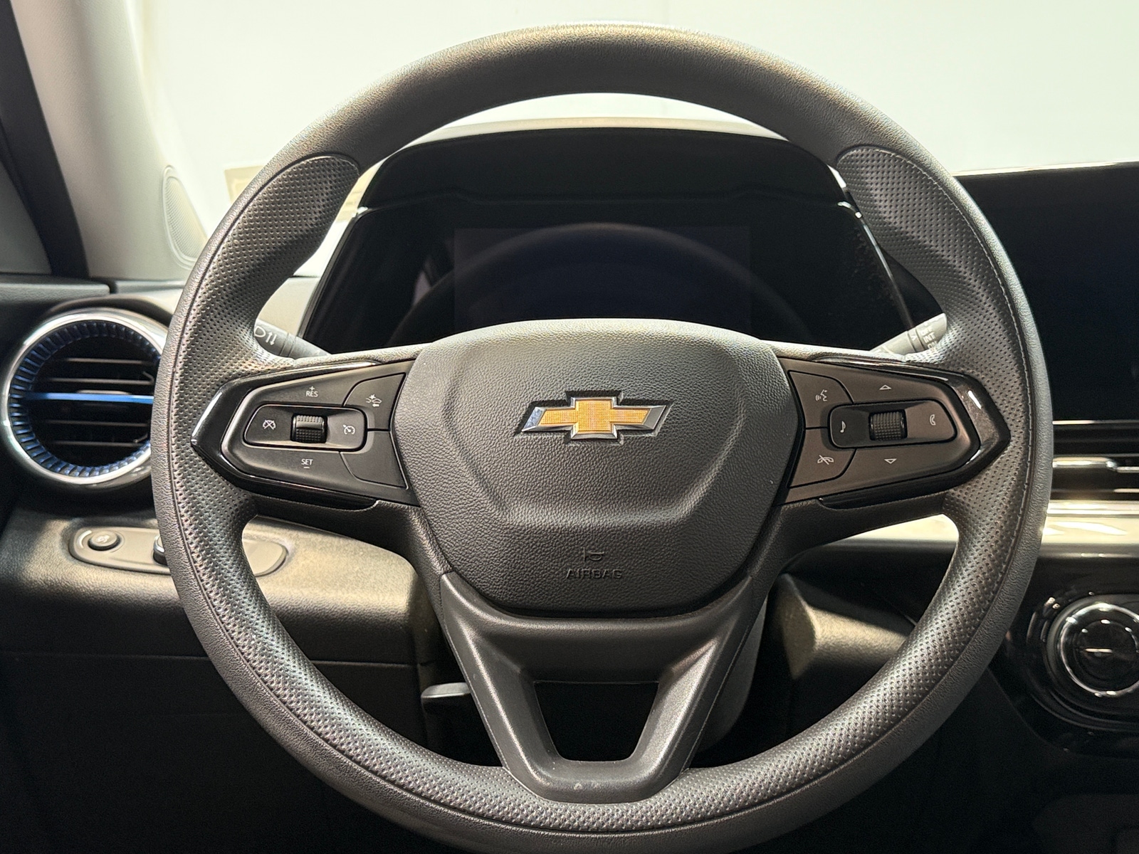 Thumbnail: 2025 Chevrolet Trax - 5