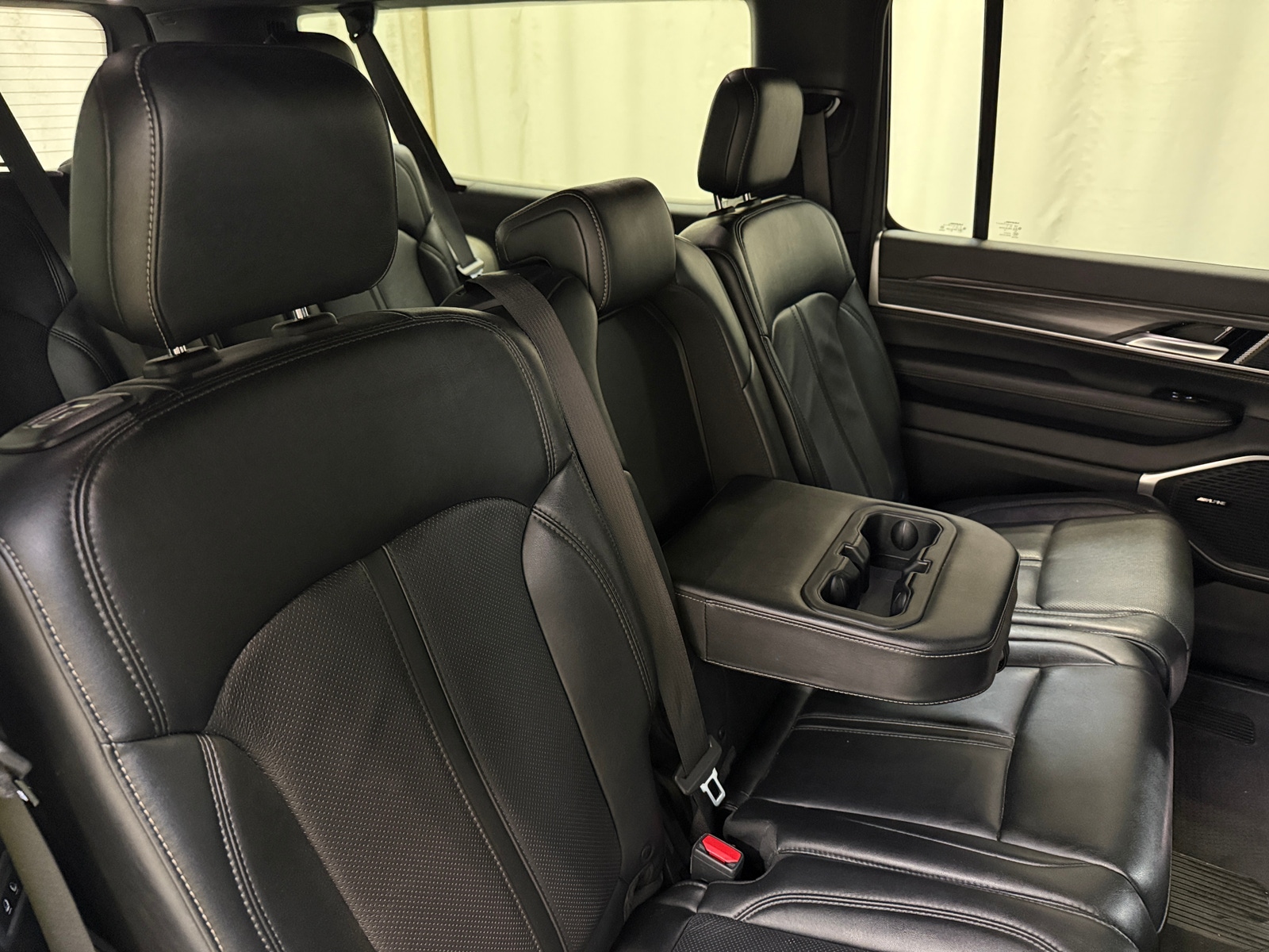 Thumbnail: 2024 Jeep Wagoneer - 5