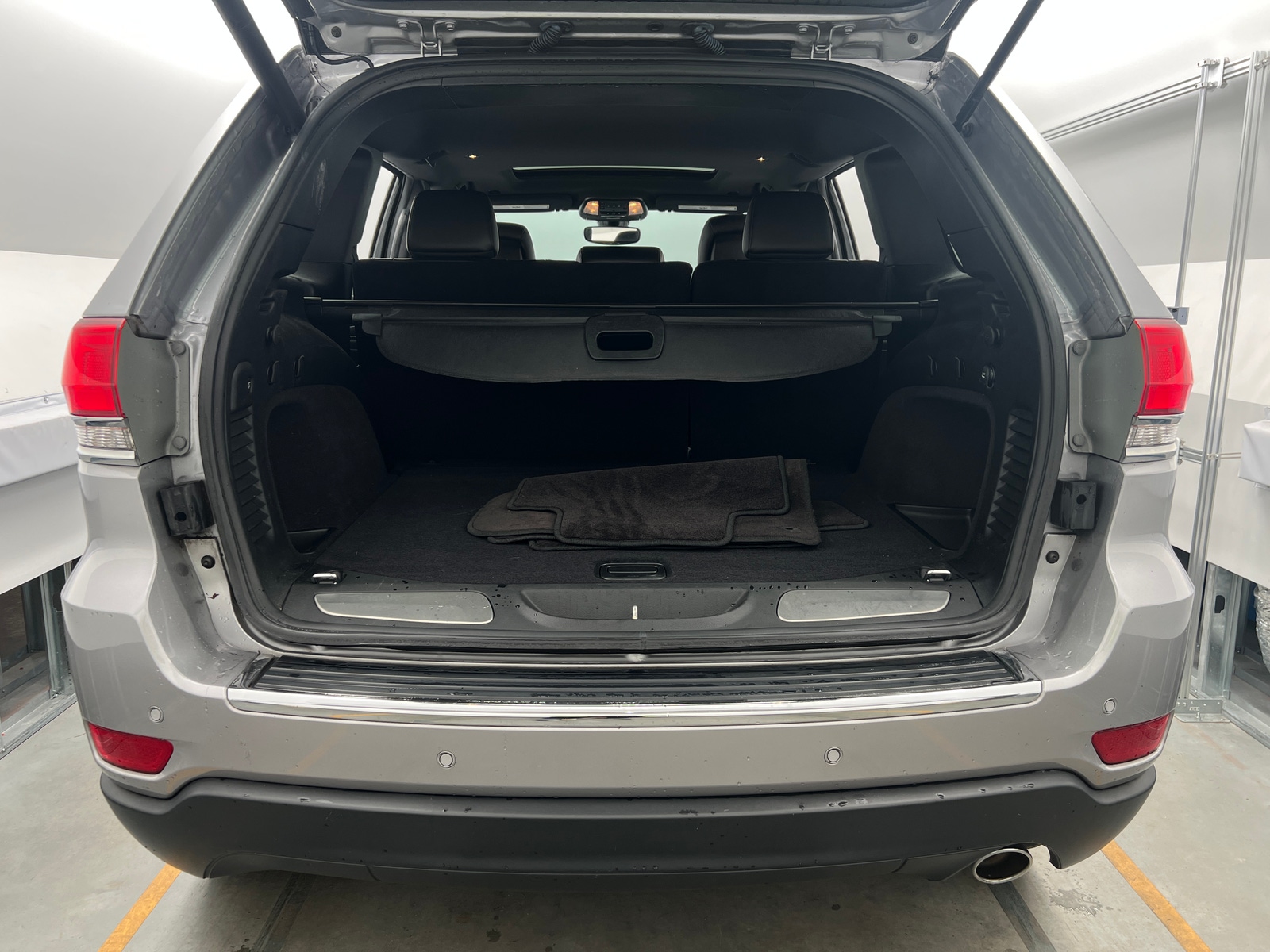Thumbnail: 2018 Jeep Grand Cherokee - 6