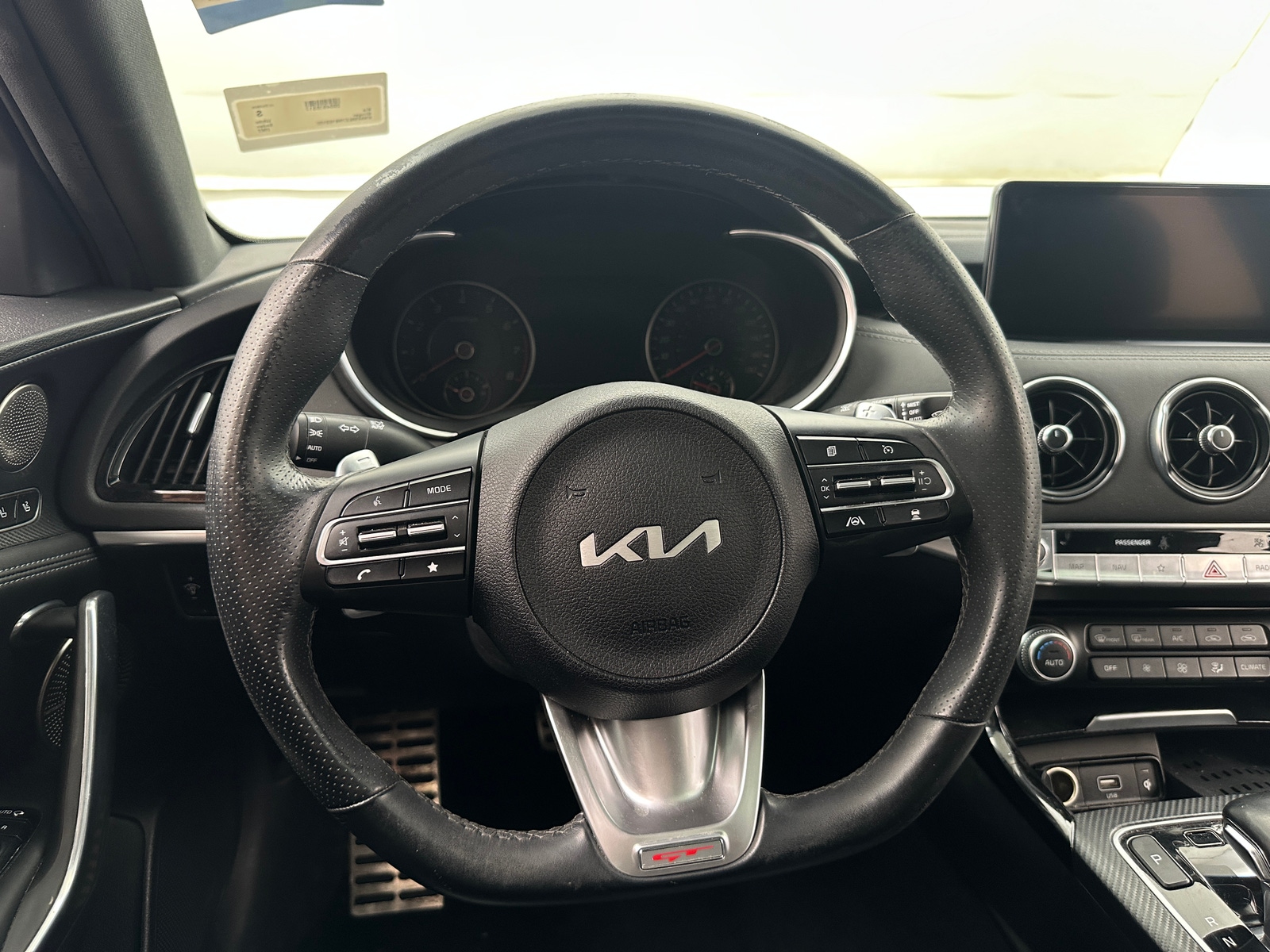 Thumbnail: 2022 Kia Stinger - 4