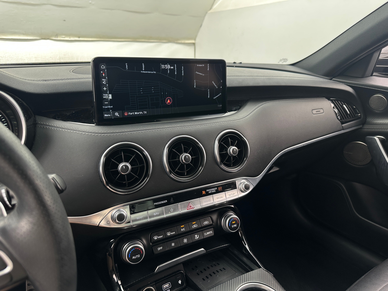 Thumbnail: 2022 Kia Stinger - 3