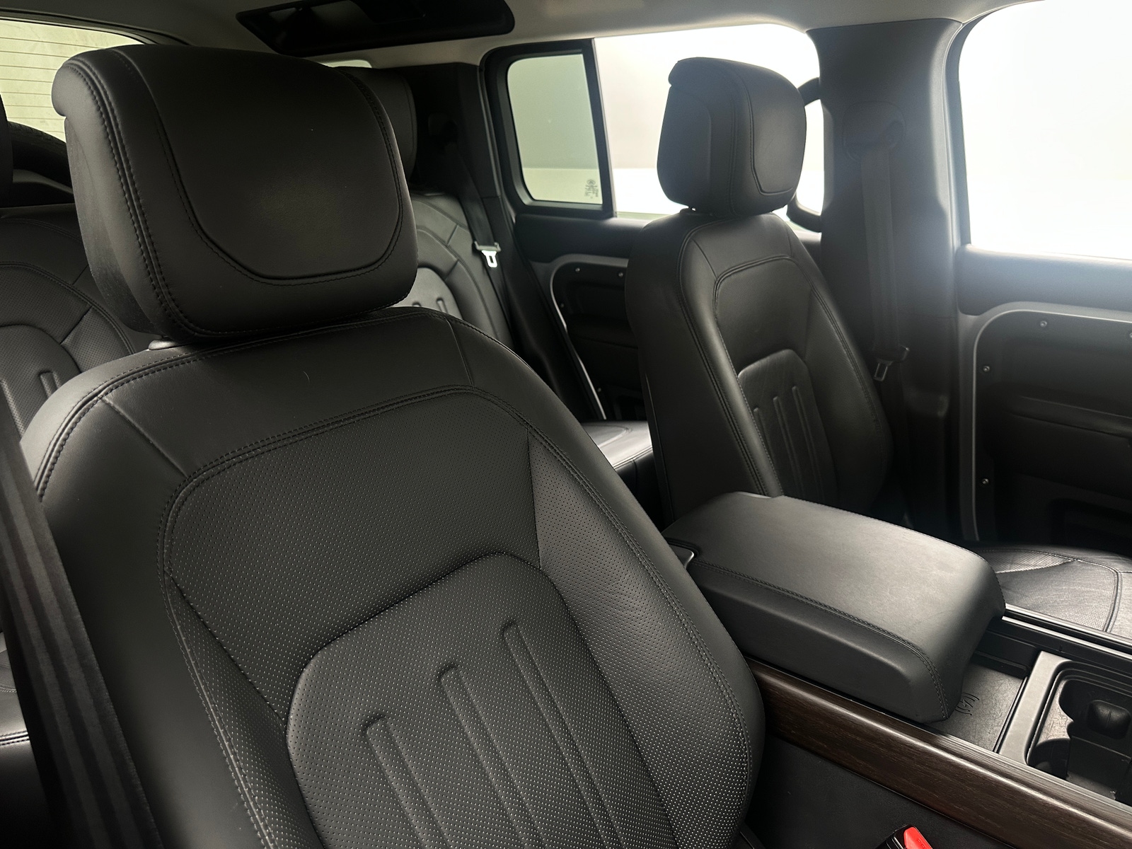 Thumbnail: 2020 Land Rover Defender - 2