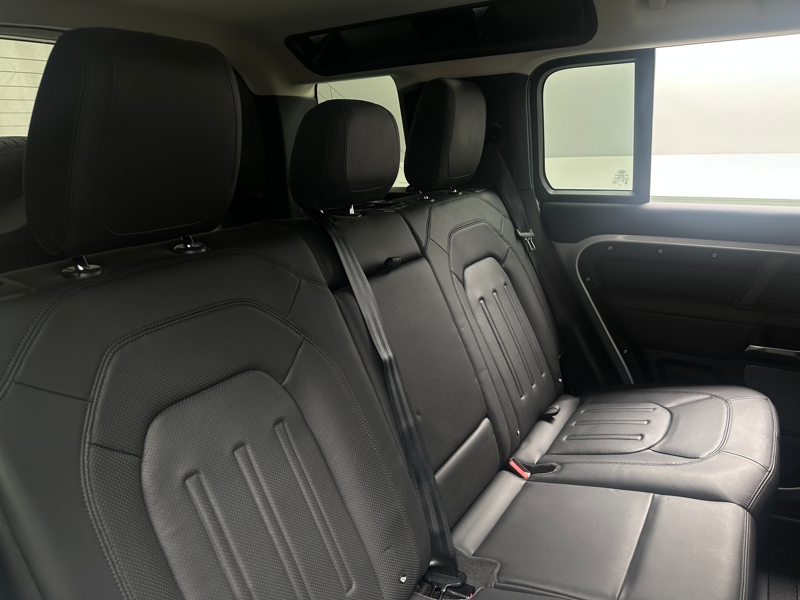 Thumbnail: 2020 Land Rover Defender - 6