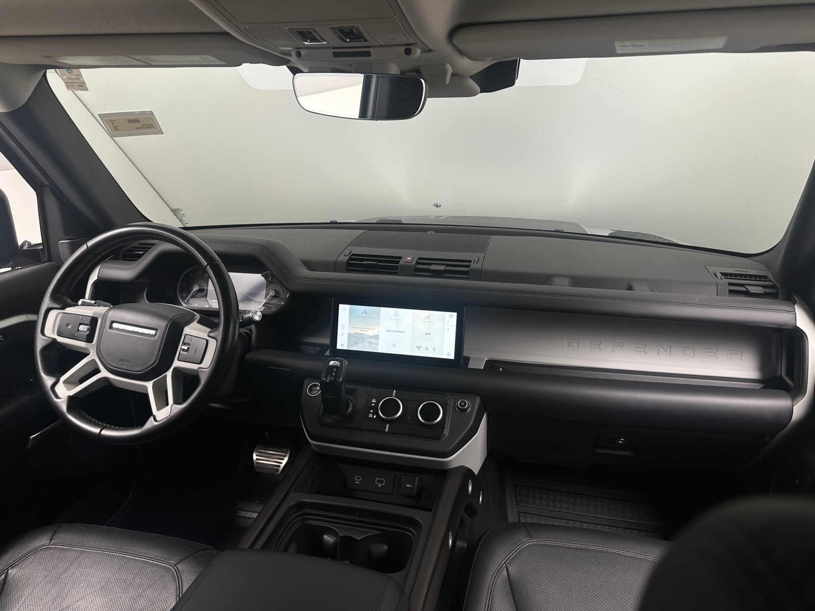 Thumbnail: 2020 Land Rover Defender - 3