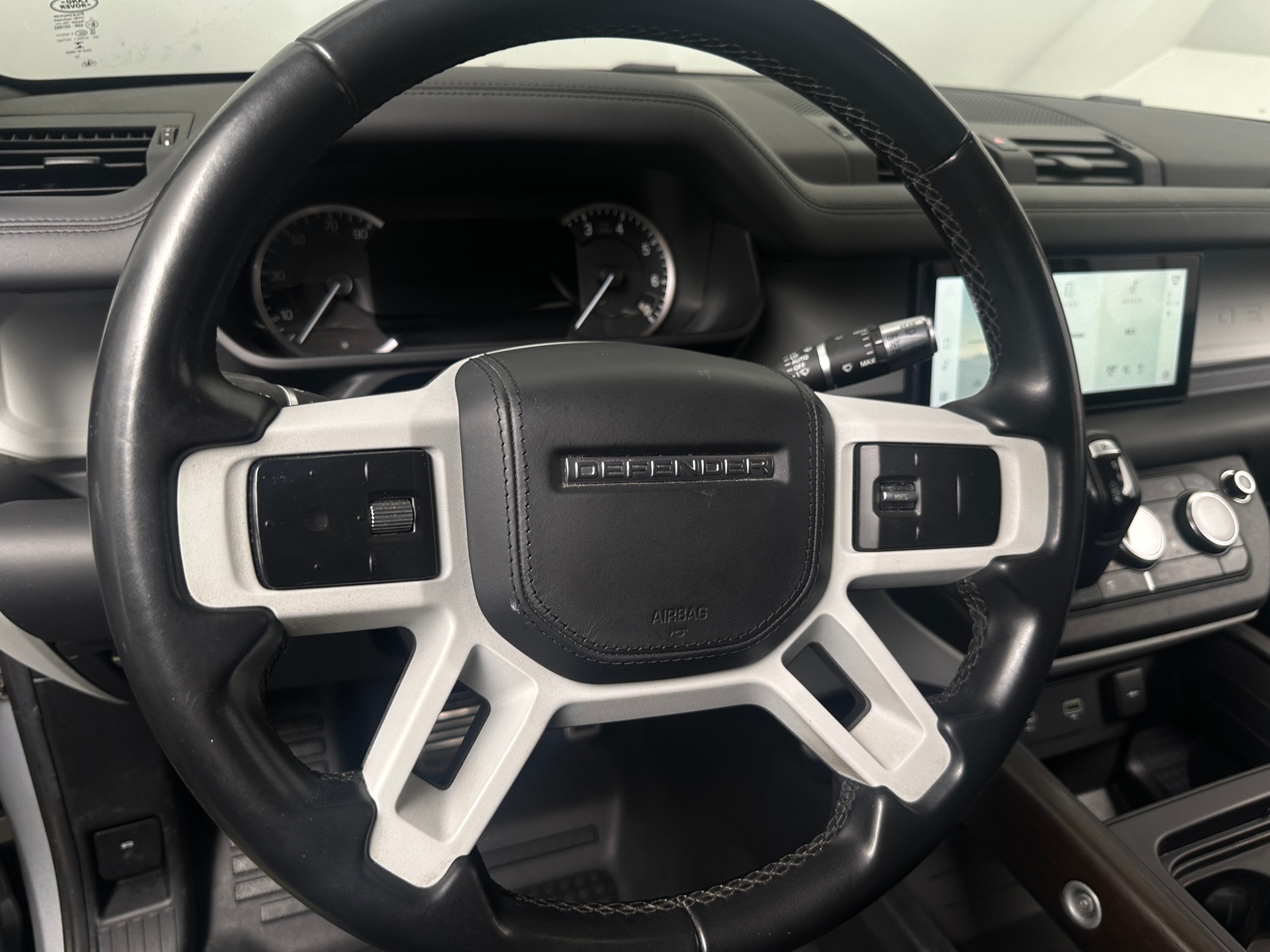 Thumbnail: 2020 Land Rover Defender - 5