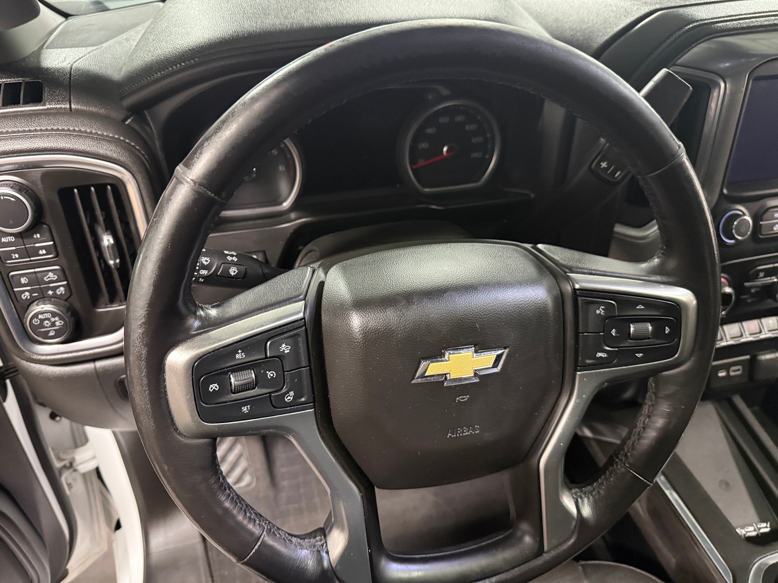 Thumbnail: 2019 Chevrolet Silverado 1500 - 4