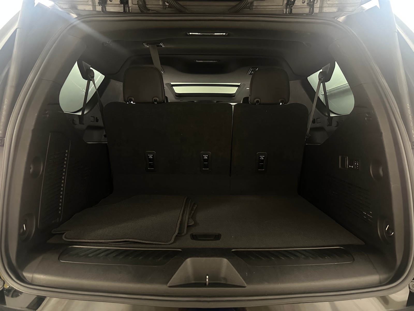 Thumbnail: 2023 GMC Yukon XL - 6