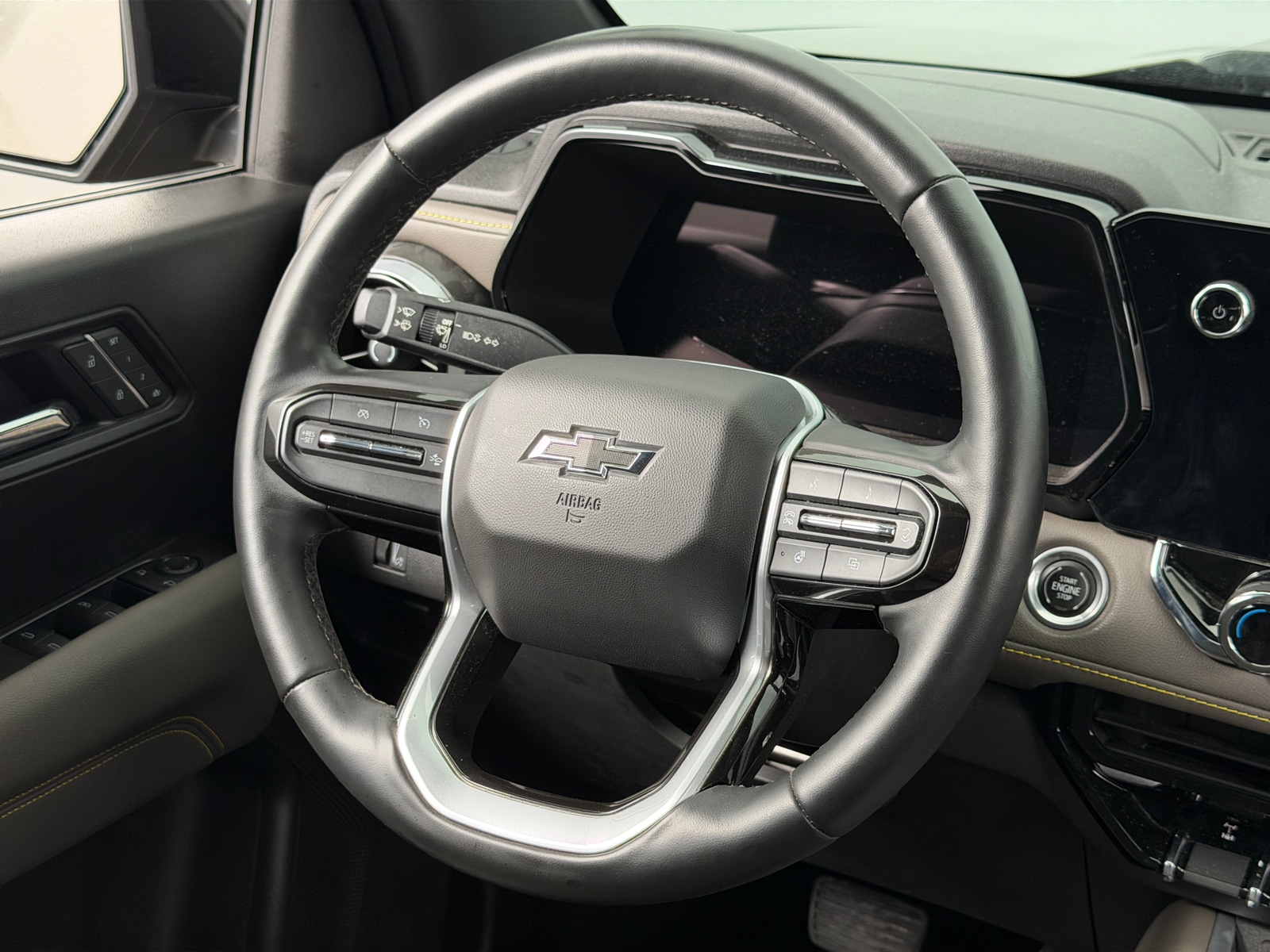 Thumbnail: 2023 Chevrolet Colorado - 5