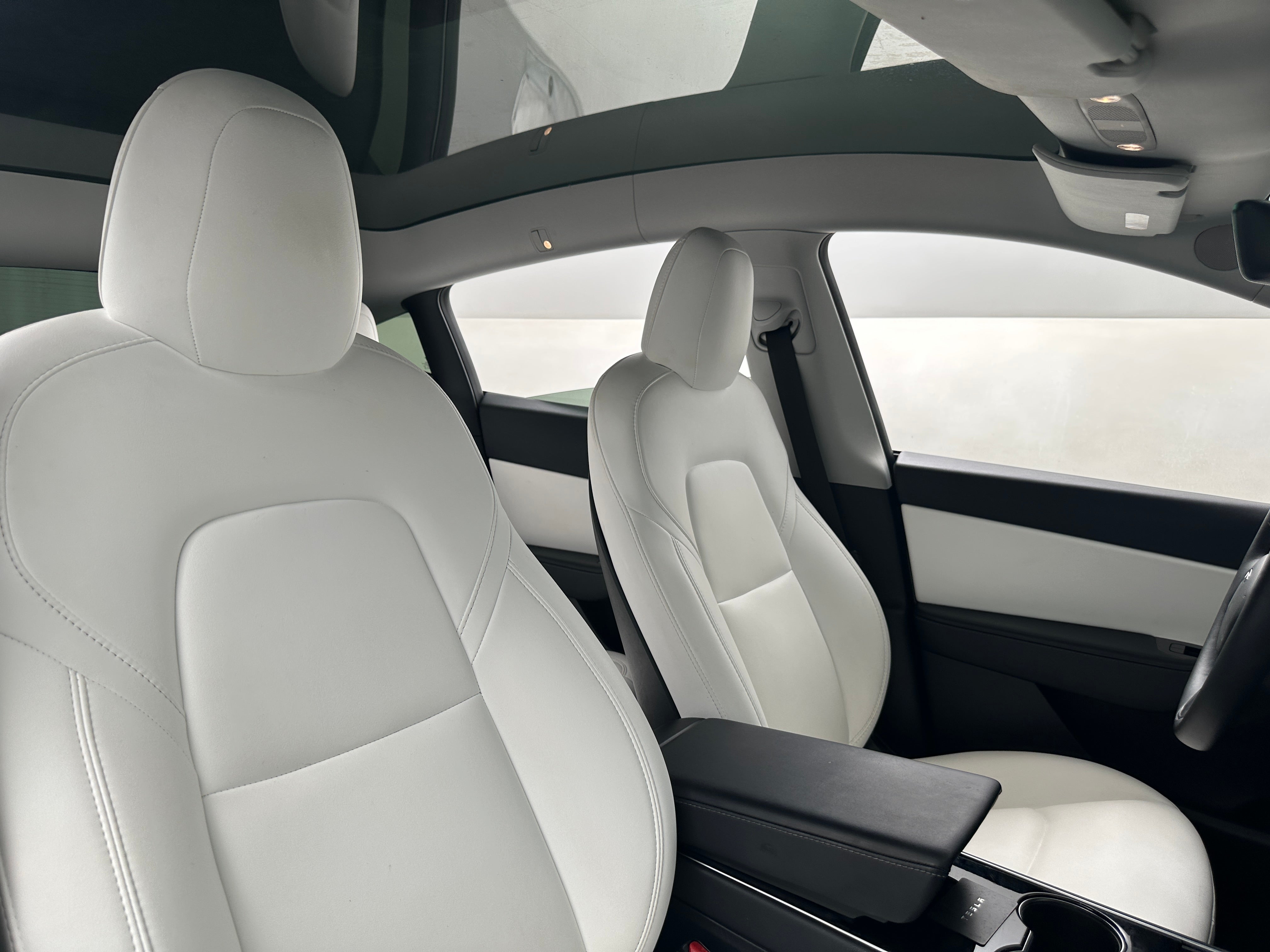 Used 2021 Tesla Model Y Long Range with VIN 5YJYGDEE4MF108641 for sale in Oak Creek, WI