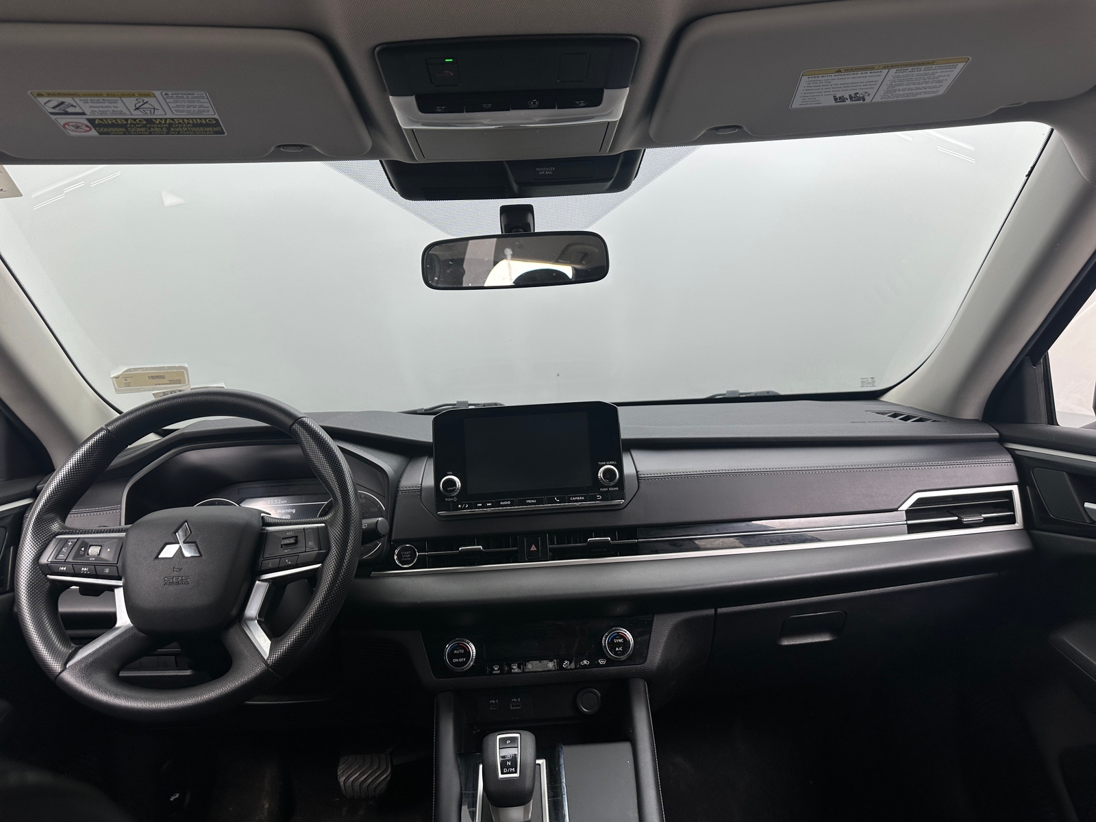 Thumbnail: 2024 Mitsubishi Outlander - 3