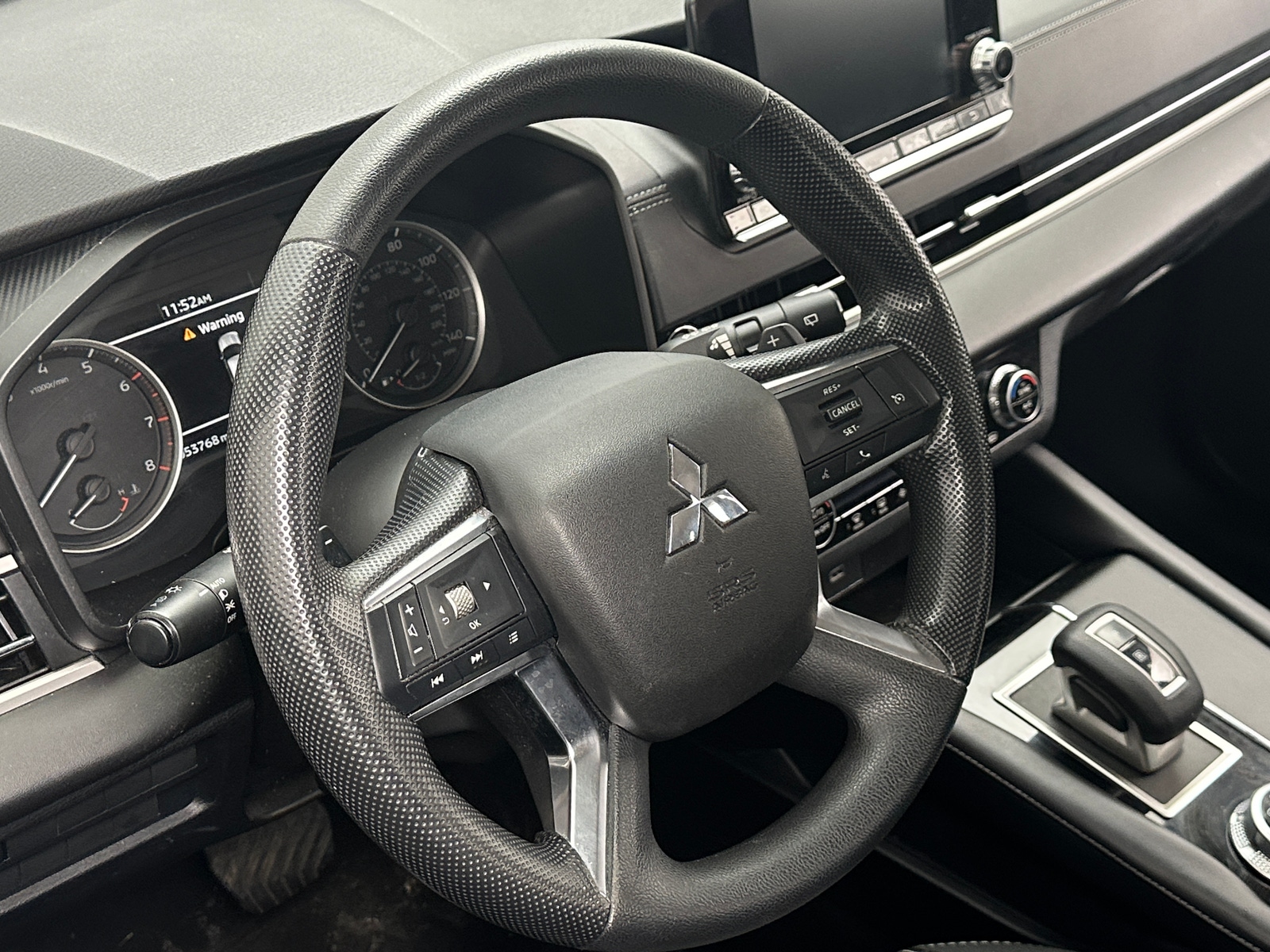 Thumbnail: 2024 Mitsubishi Outlander - 5