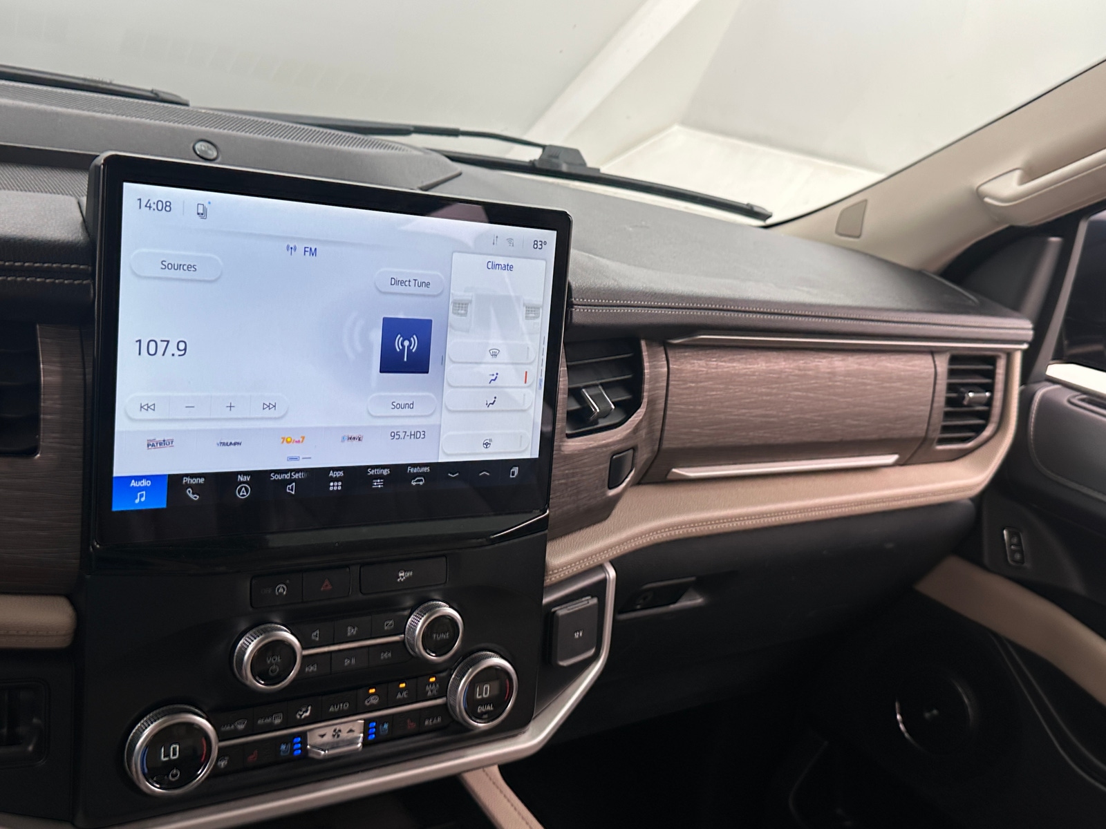 Thumbnail: 2024 Ford Expedition MAX - 3