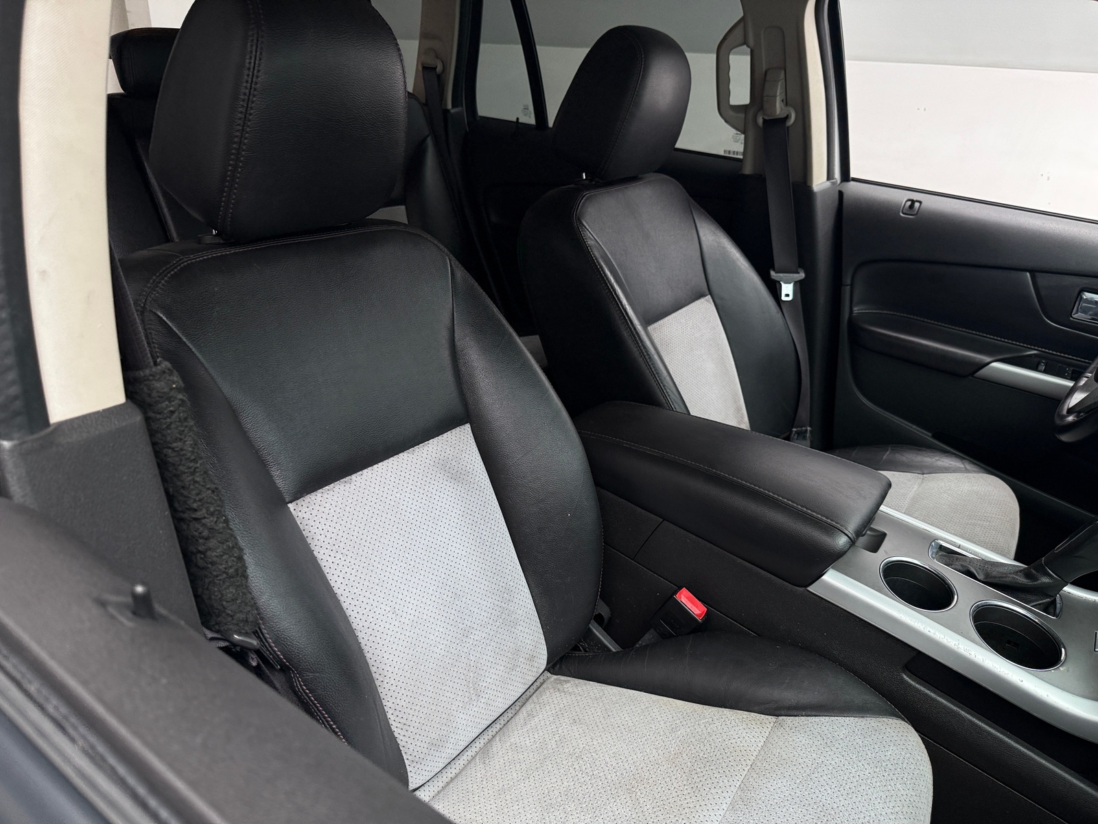 Thumbnail: 2013 Ford Edge - 2