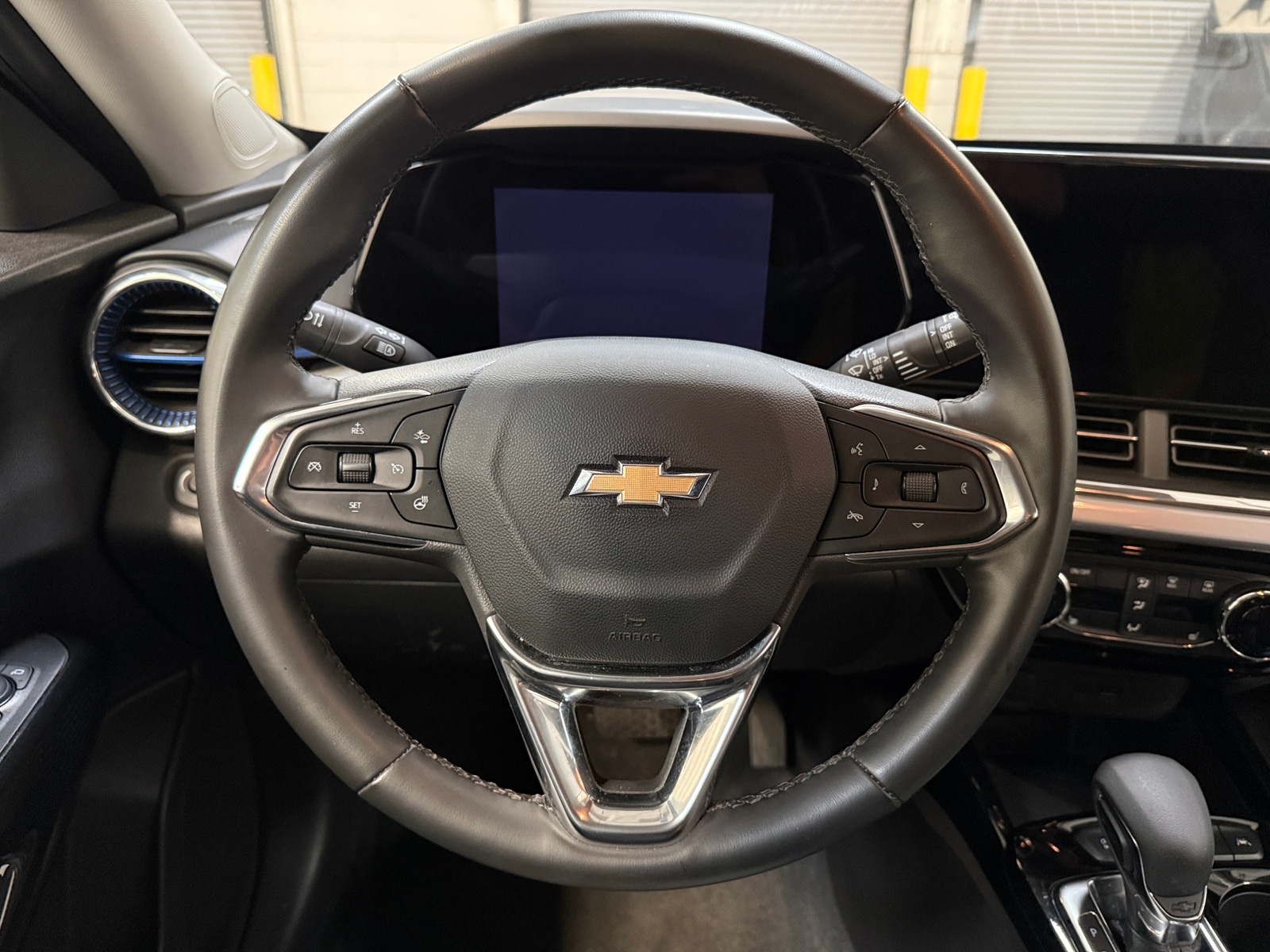 Thumbnail: 2025 Chevrolet Trax - 5