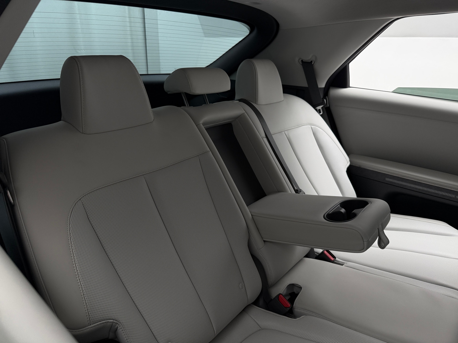 Thumbnail: 2023 Hyundai Ioniq 5 - 5