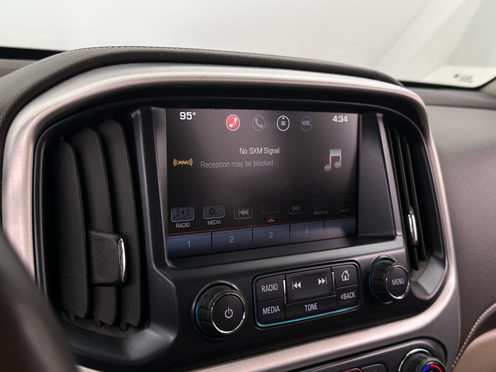 Thumbnail: 2016 GMC Canyon - 3