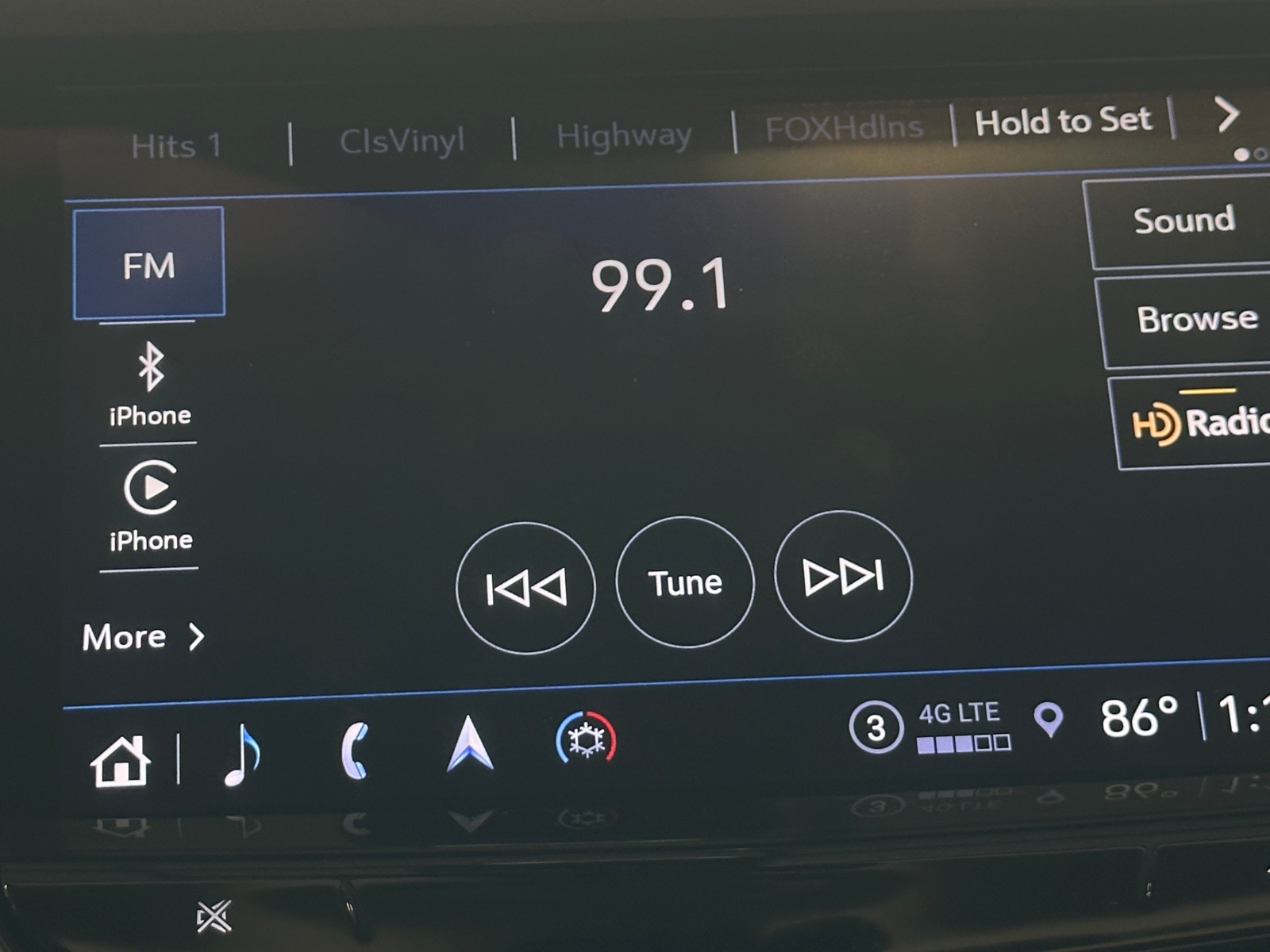 Thumbnail: 2023 Cadillac XT6 - 3