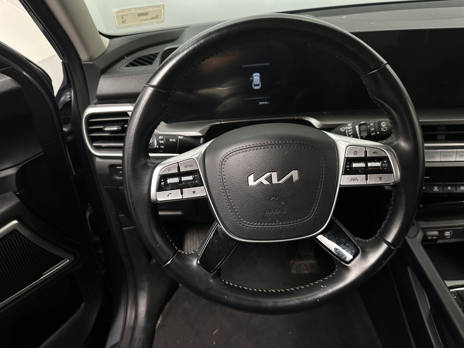 Thumbnail: 2023 Kia Telluride - 4