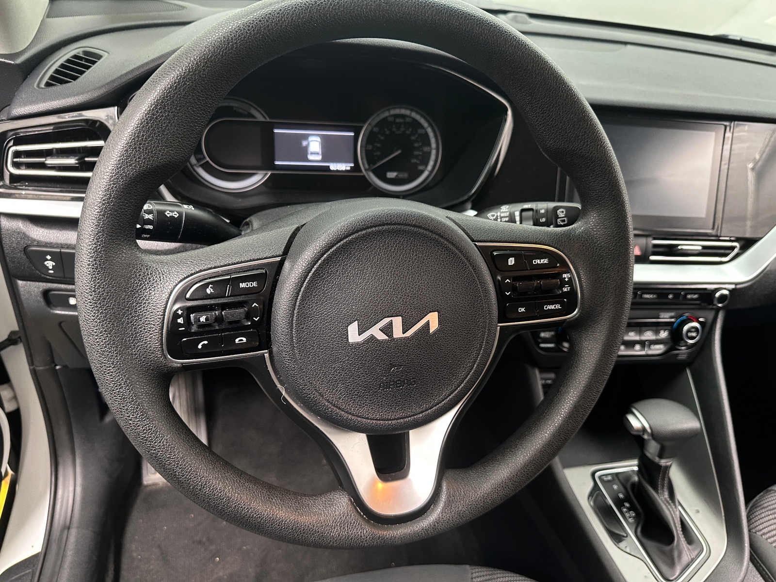 Thumbnail: 2022 Kia Niro - 5