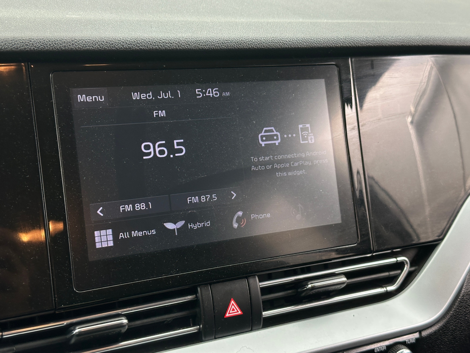 Thumbnail: 2022 Kia Niro - 4