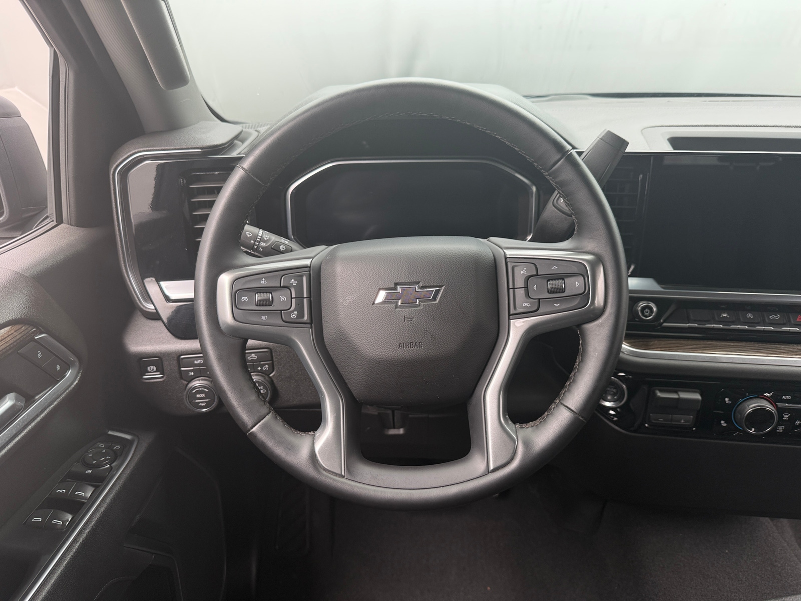 Thumbnail: 2026 Chevrolet Silverado 1500 - 5