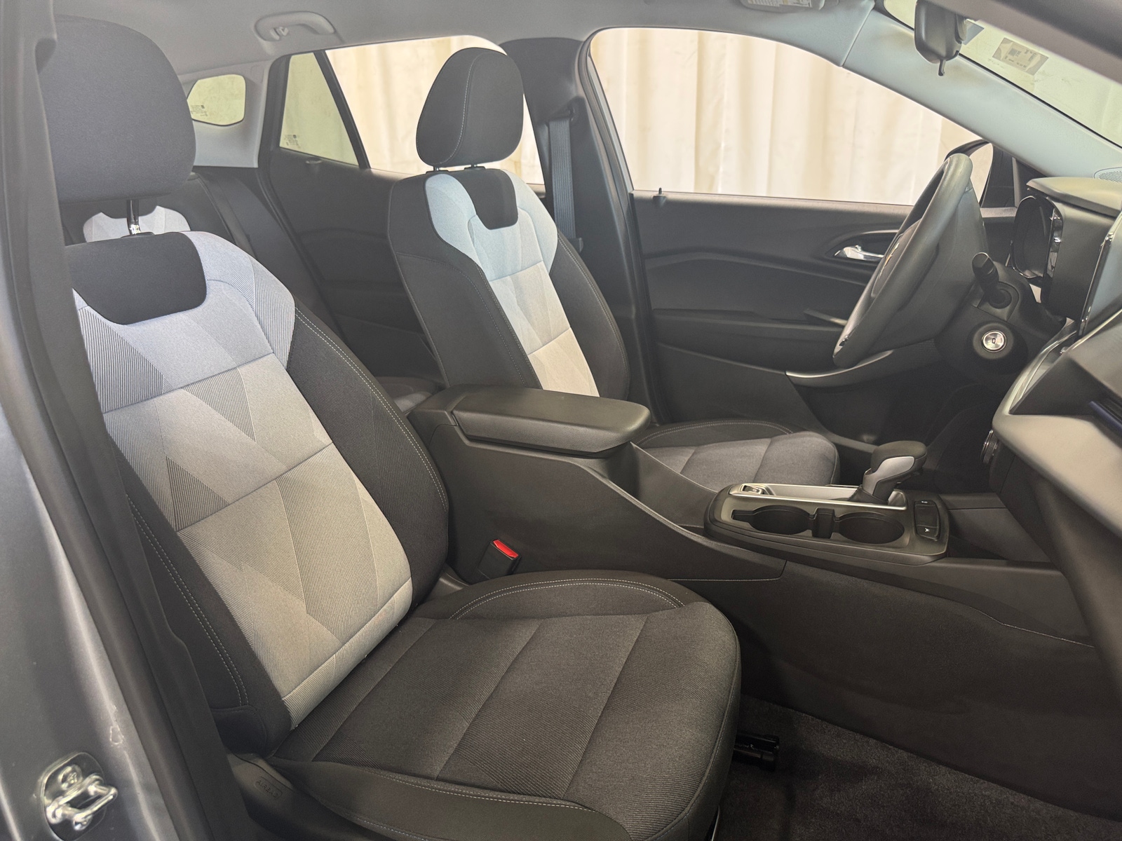 Thumbnail: 2025 Chevrolet Trax - 2