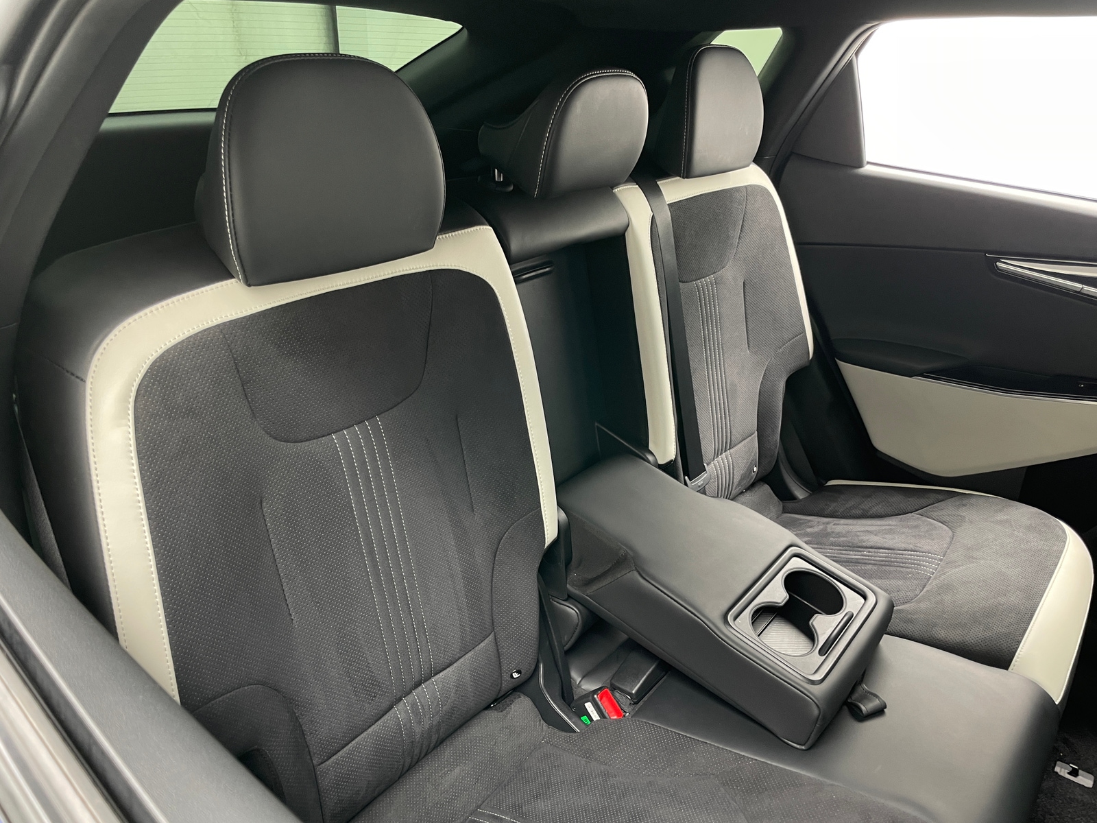 Thumbnail: 2023 Kia EV6 - 5
