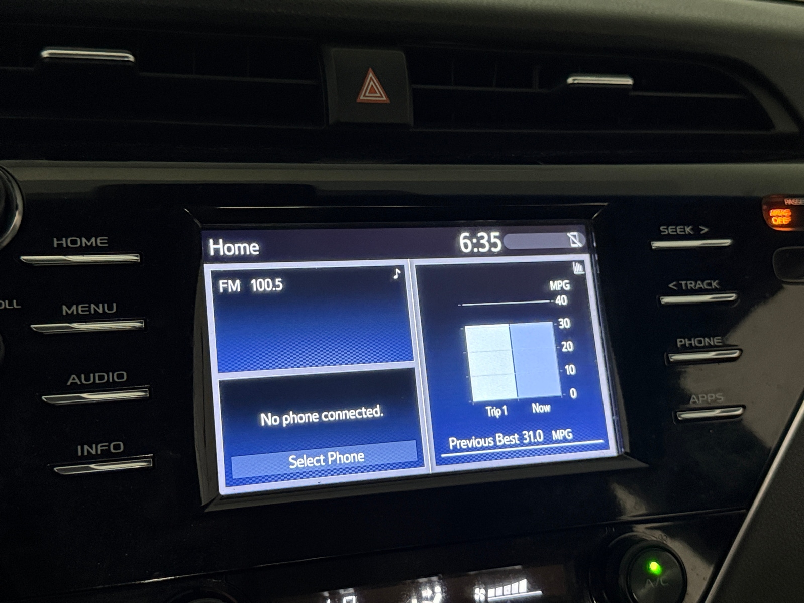 Thumbnail: 2018 Toyota Camry - 4