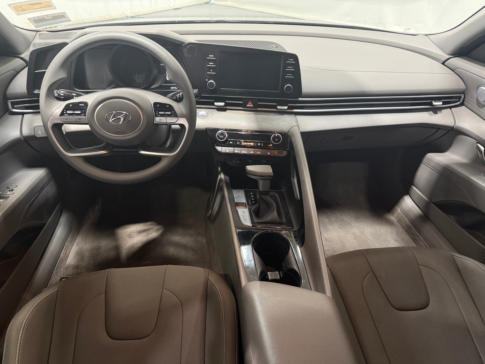 Thumbnail: 2023 Hyundai Elantra - 3