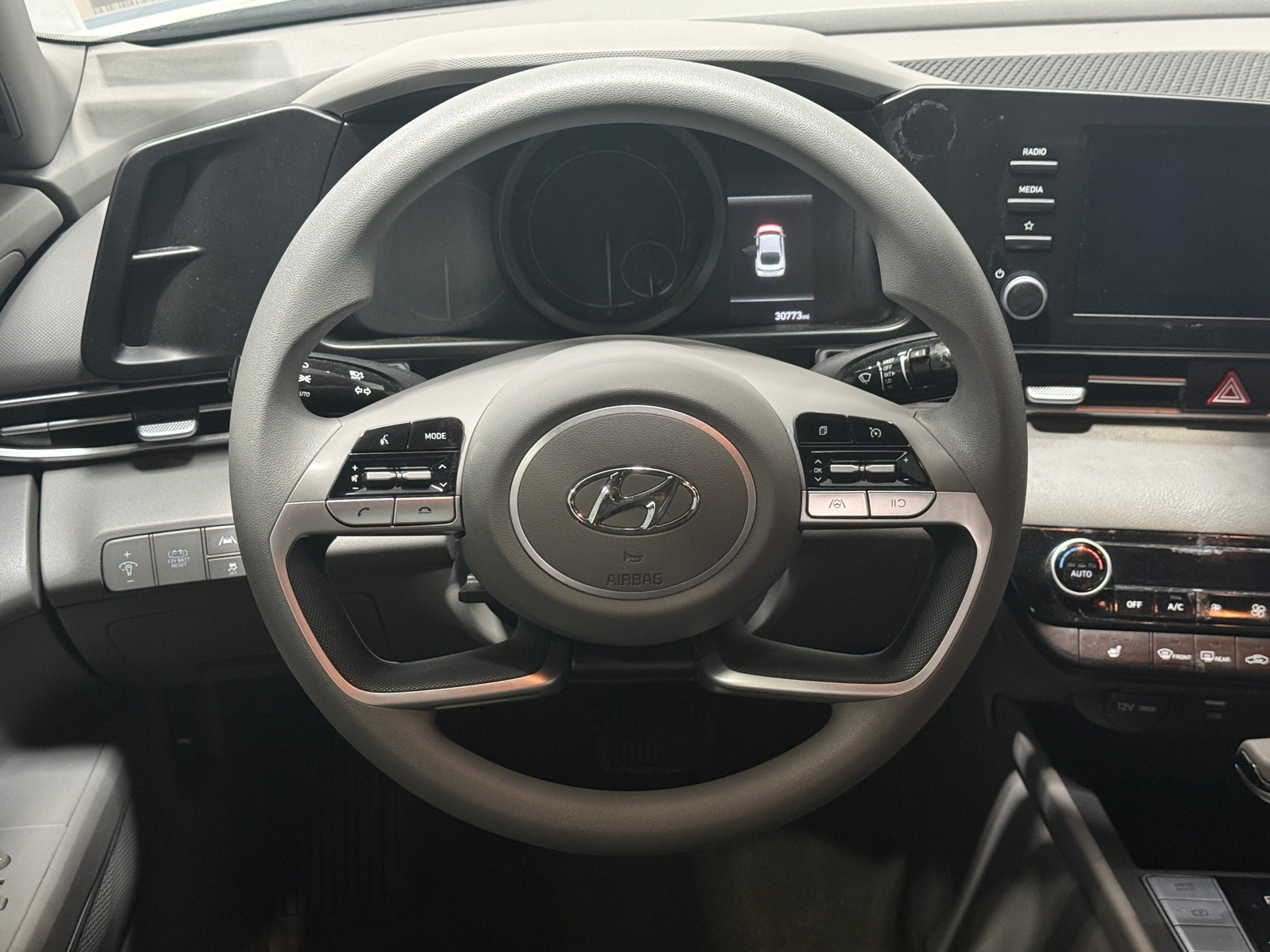 Thumbnail: 2023 Hyundai Elantra - 5