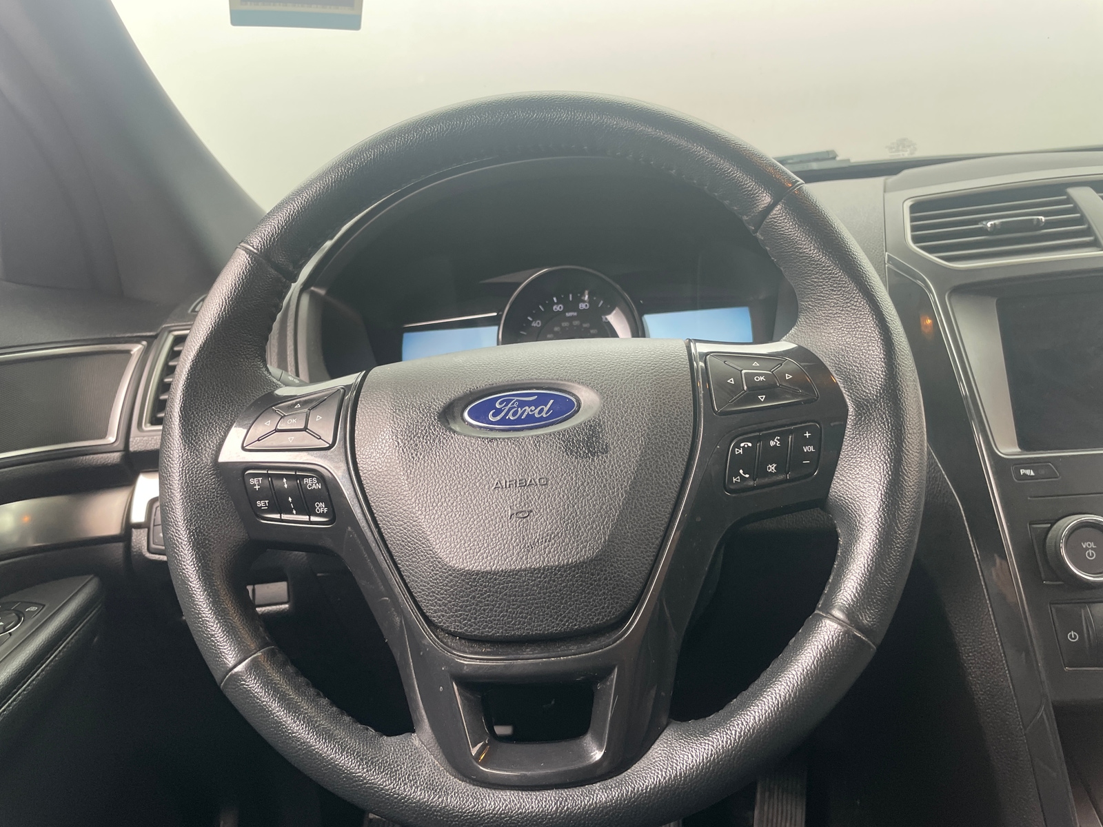 Thumbnail: 2019 Ford Explorer - 5