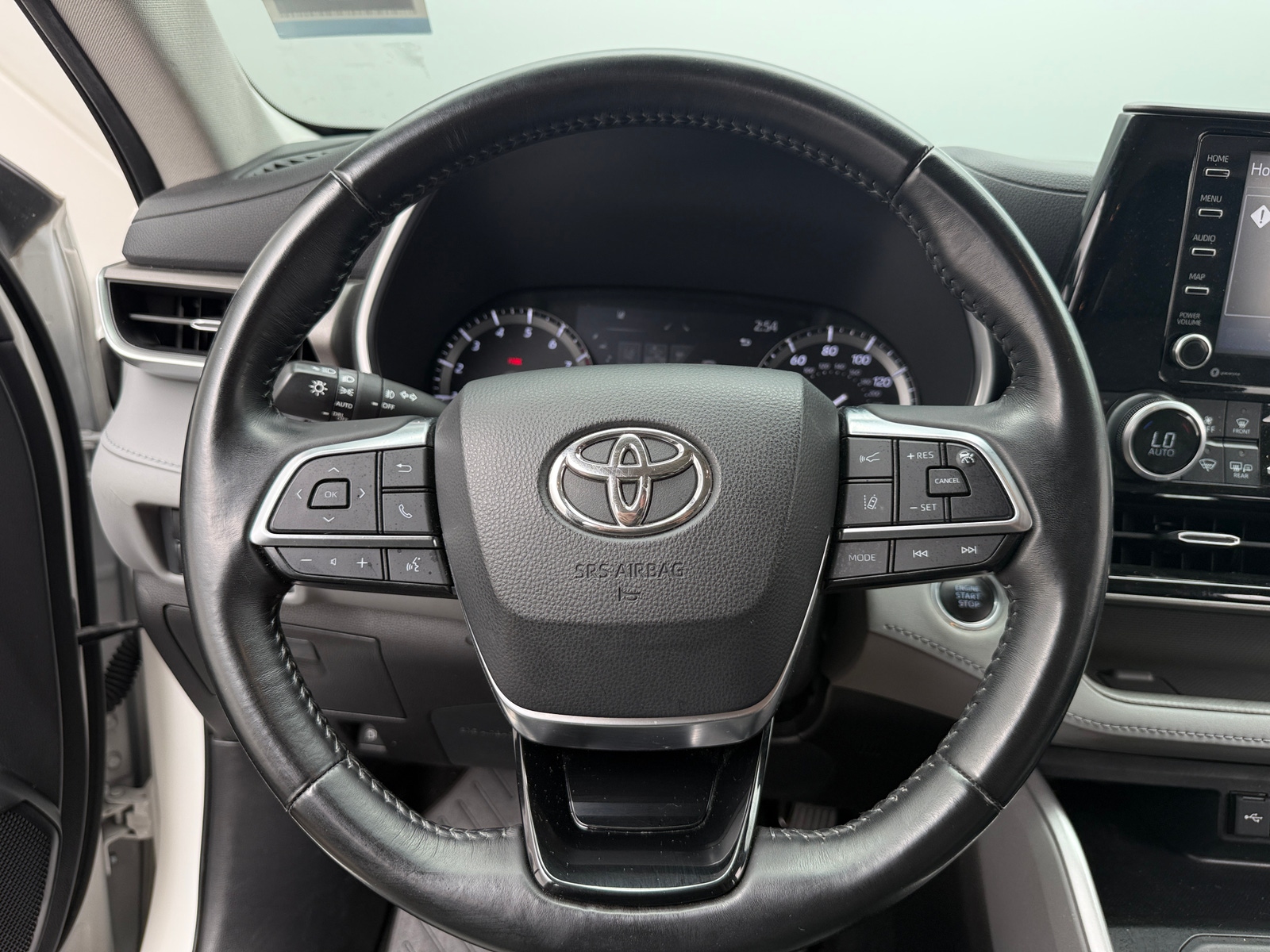 Thumbnail: 2021 Toyota Highlander - 4
