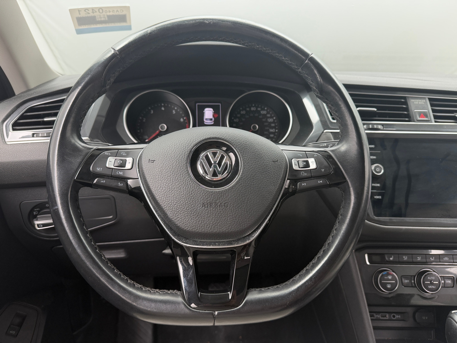 Thumbnail: 2018 Volkswagen Tiguan - 4