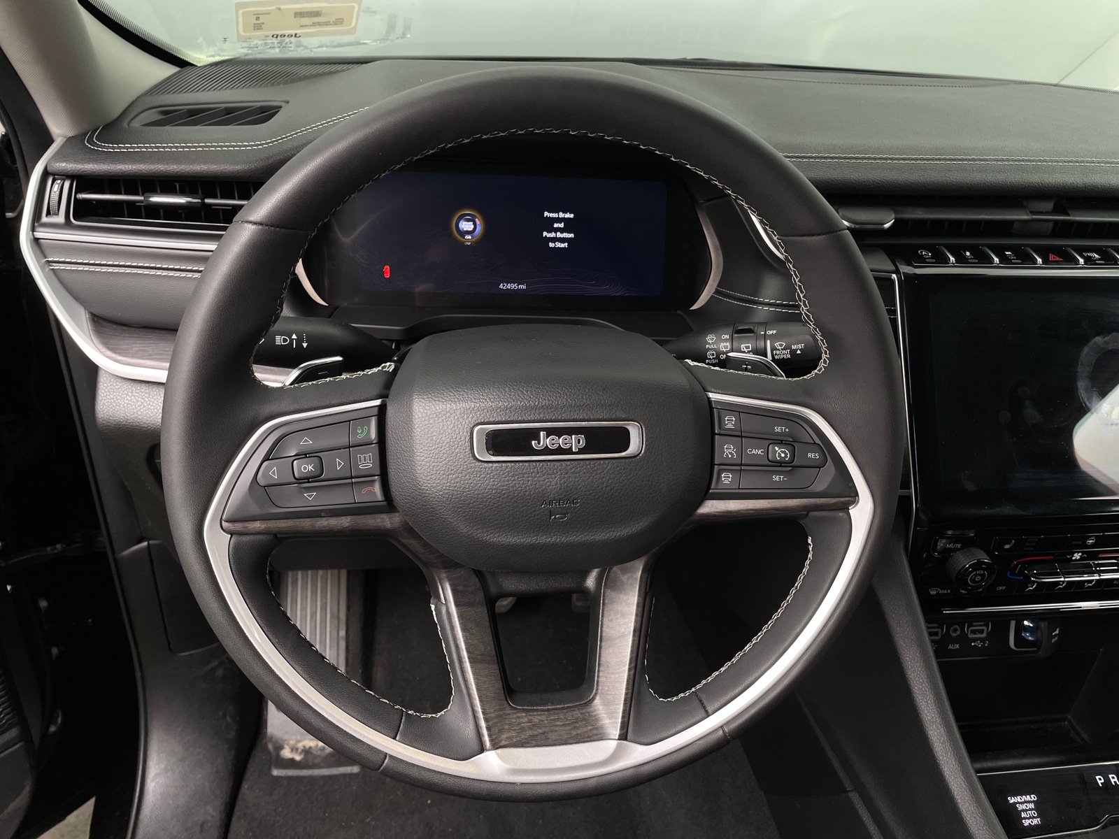 Thumbnail: 2023 Jeep Grand Cherokee - 4