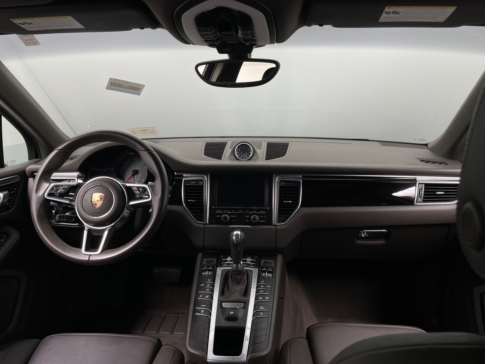 Thumbnail: 2016 Porsche Macan - 2
