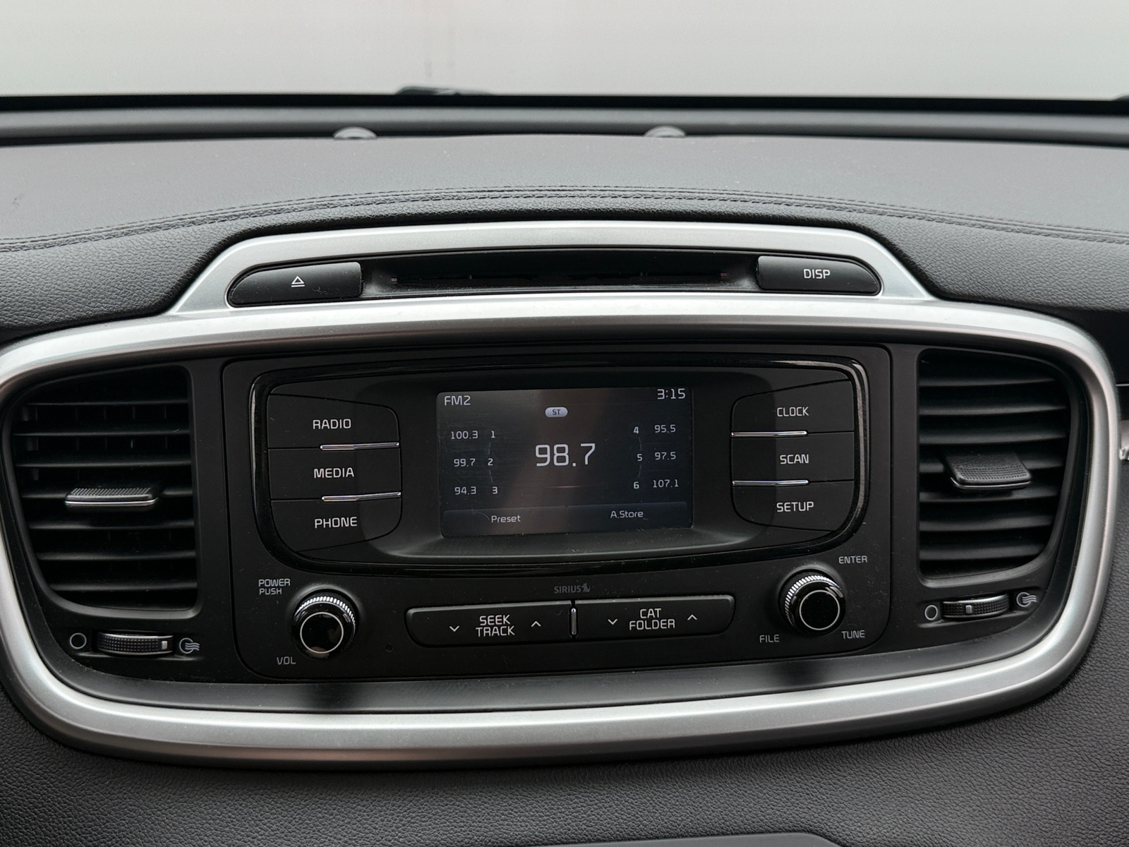 Thumbnail: 2017 Kia Sorento - 4