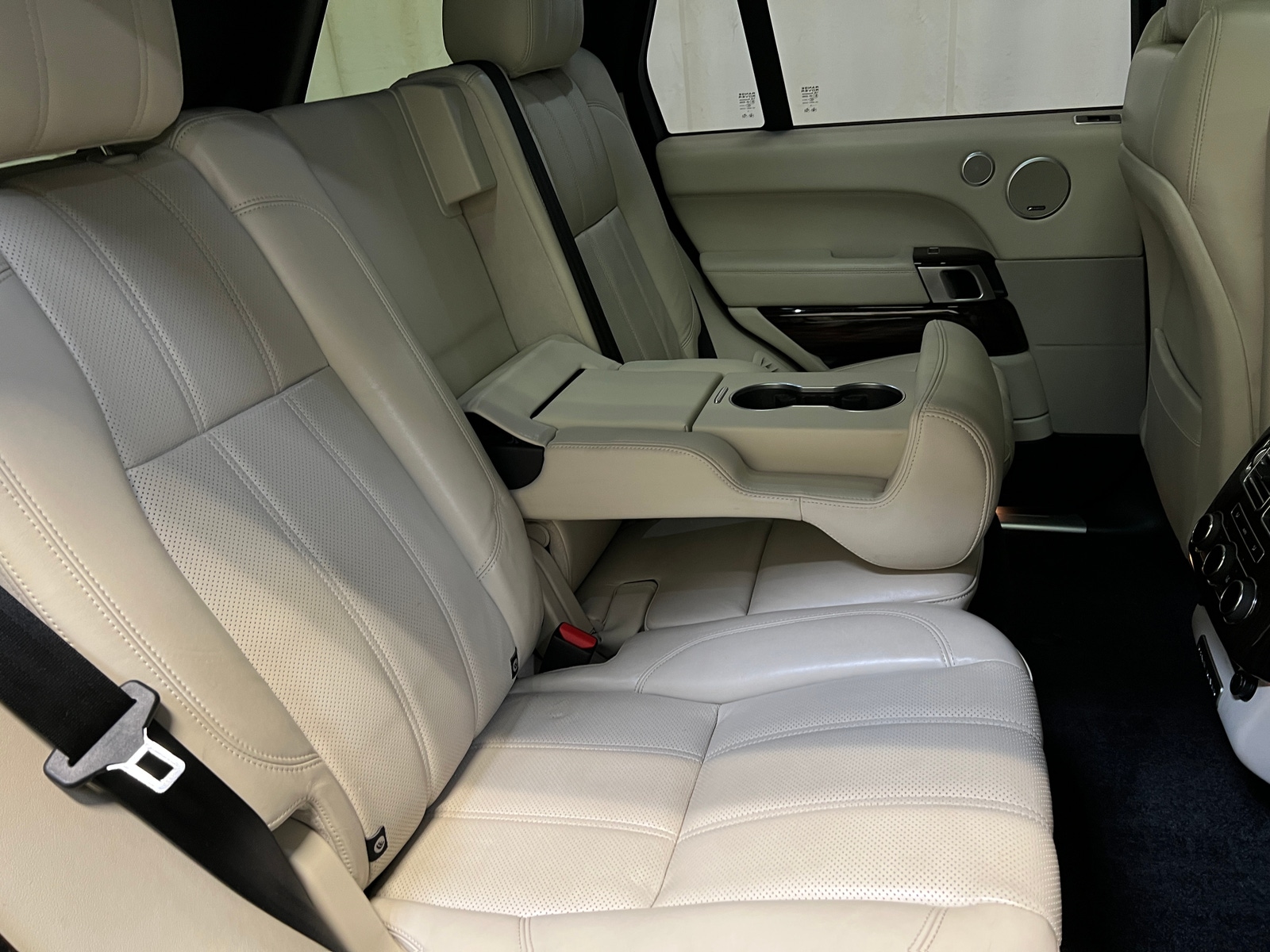 Thumbnail: 2015 Land Rover Range Rover - 5