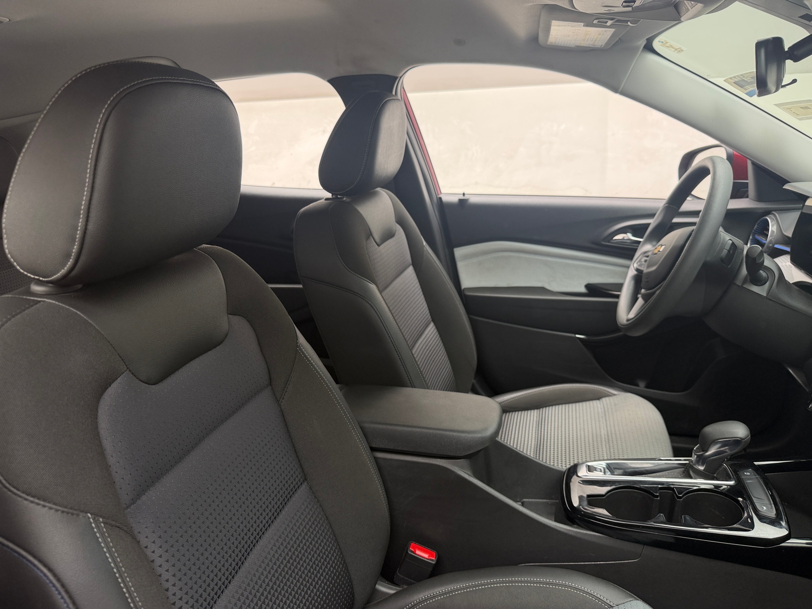 Thumbnail: 2025 Chevrolet Trax - 2