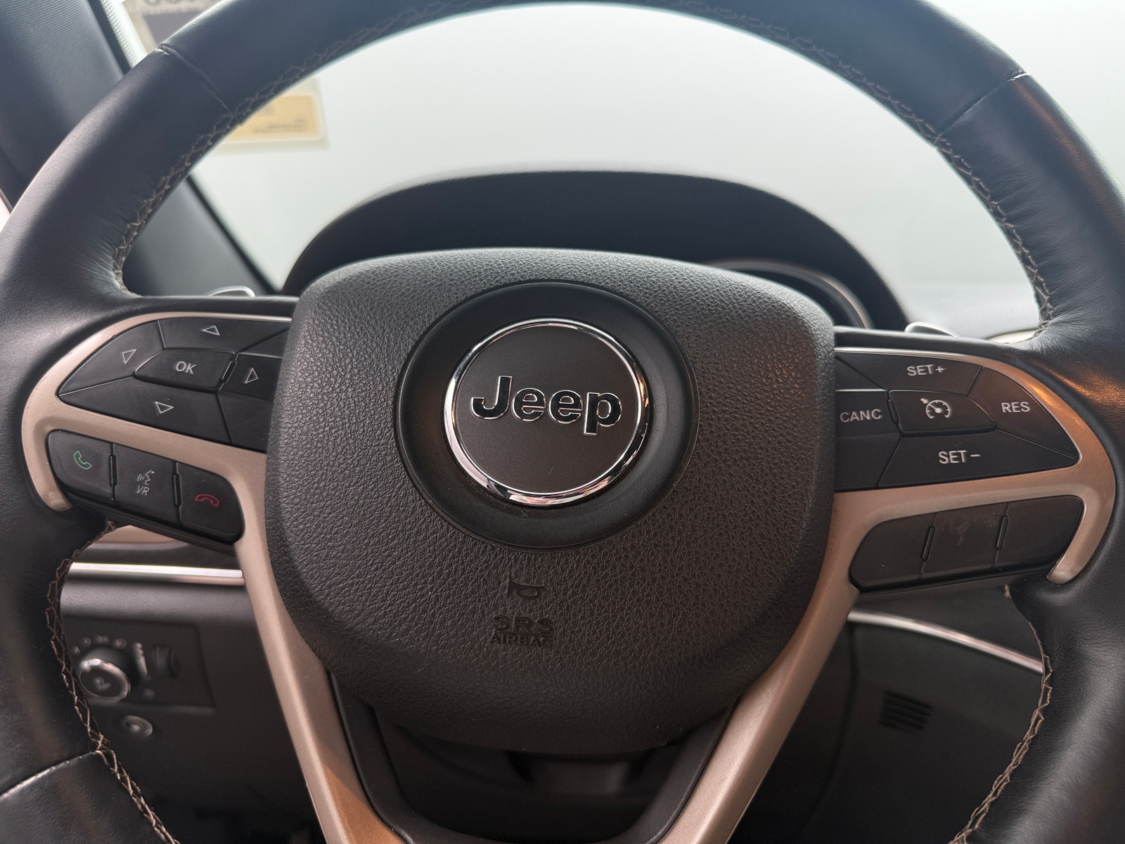 Thumbnail: 2017 Jeep Grand Cherokee - 4
