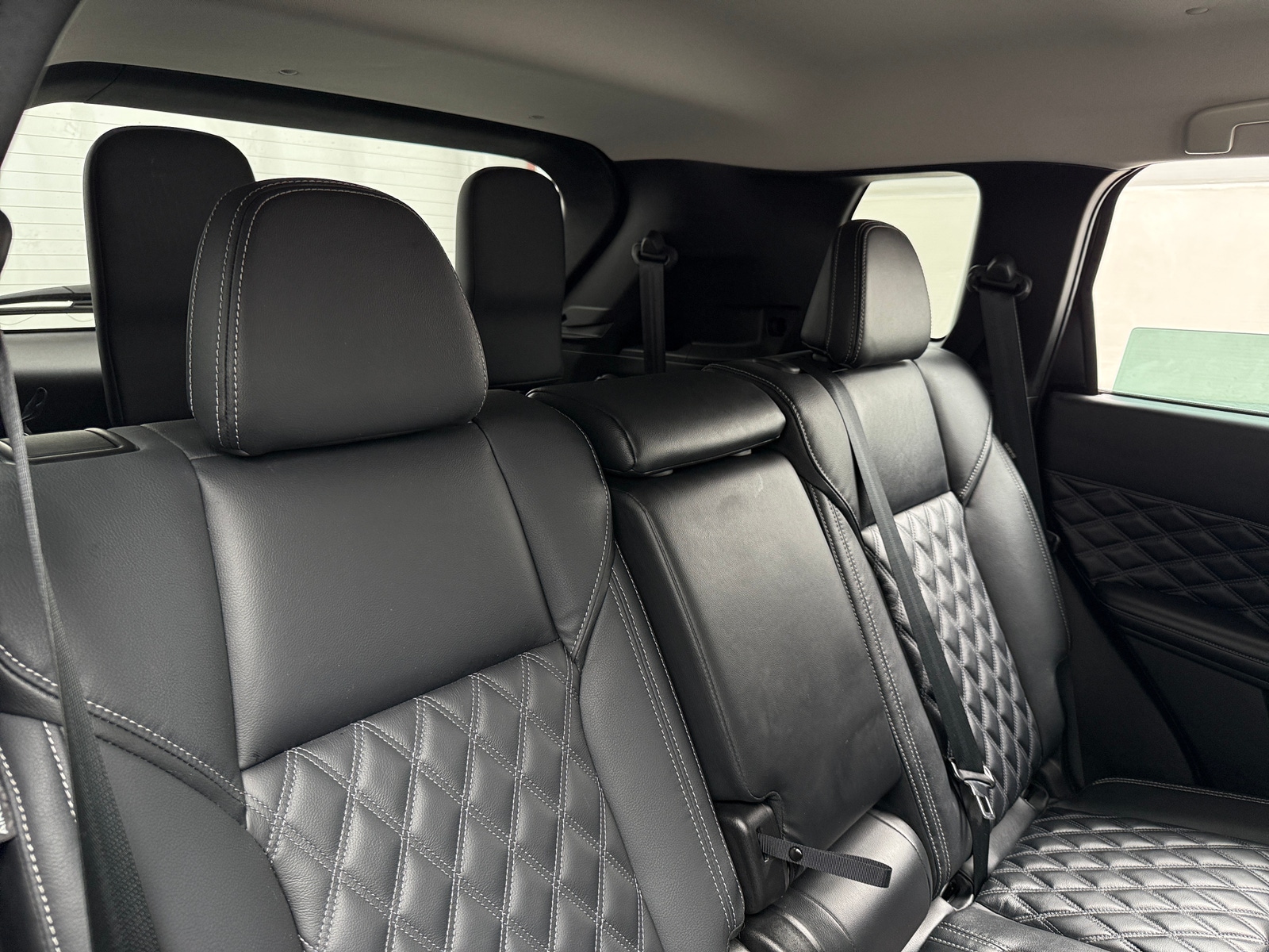 Thumbnail: 2023 Mitsubishi Outlander - 5