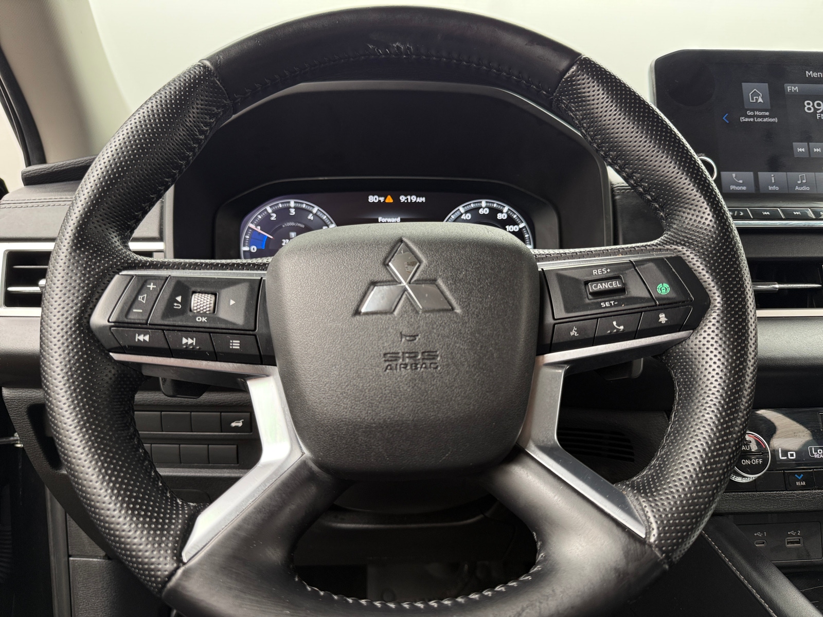 Thumbnail: 2023 Mitsubishi Outlander - 4
