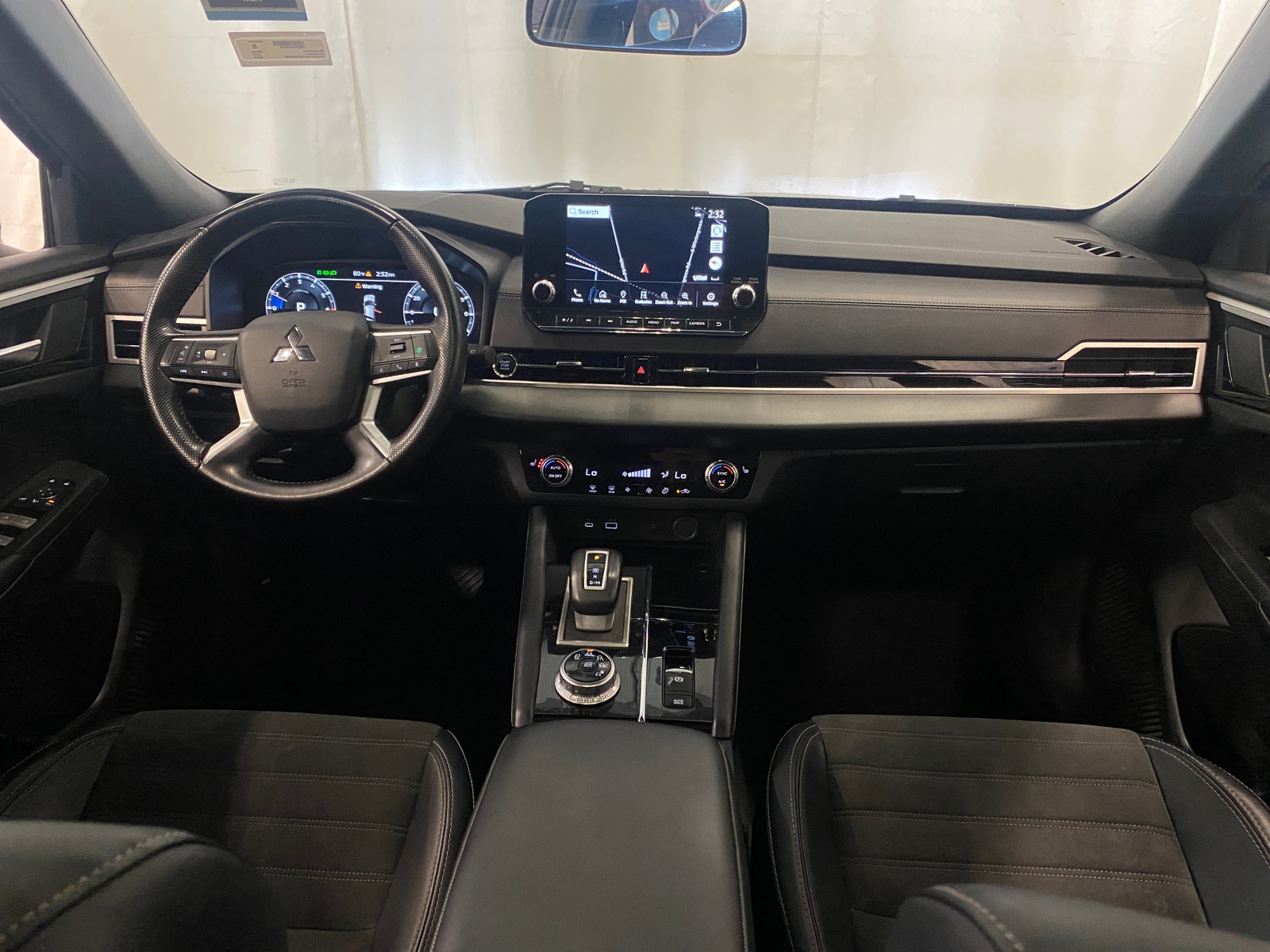 Thumbnail: 2024 Mitsubishi Outlander - 2